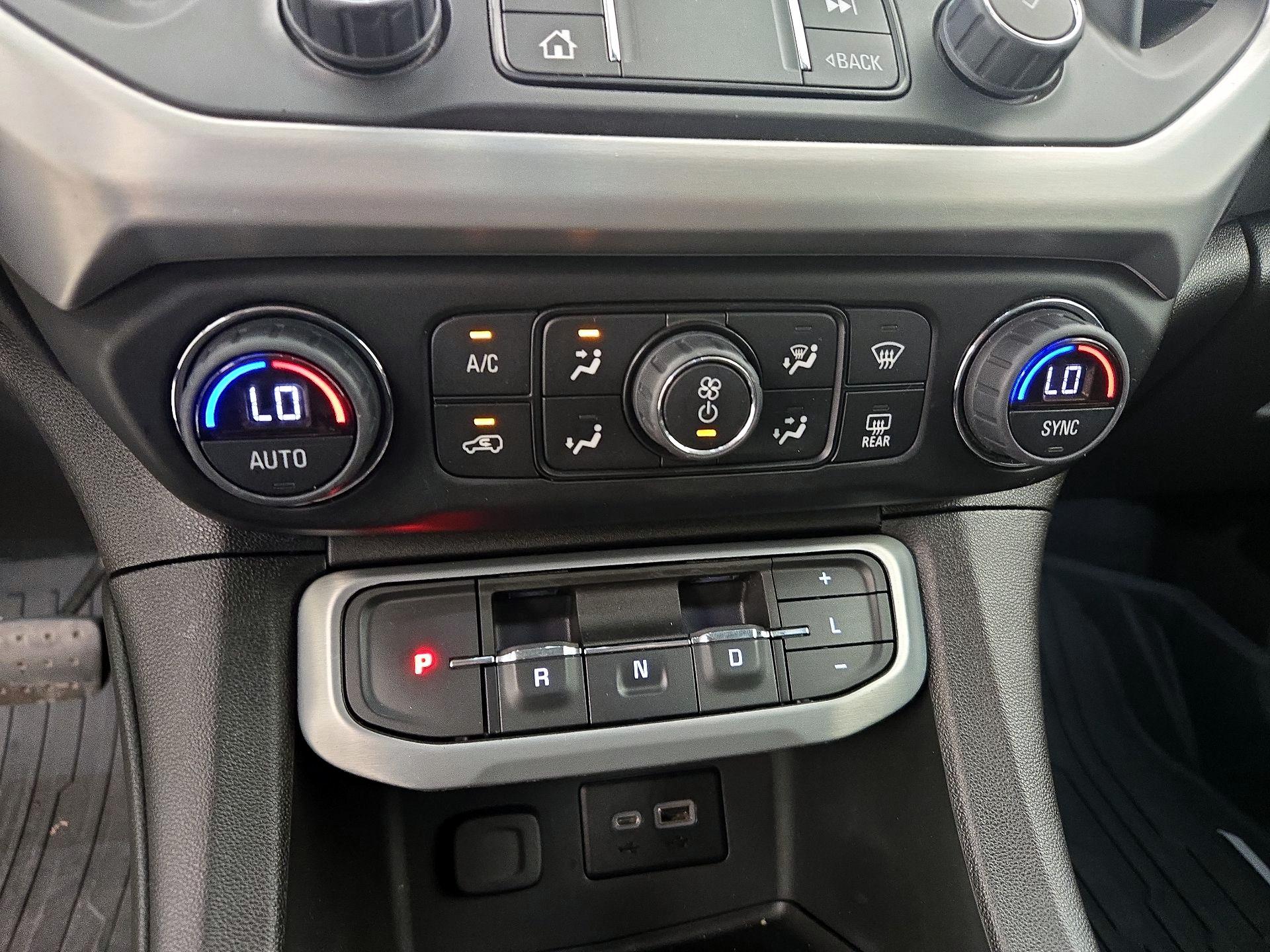 Thumbnail: 2022 GMC Acadia - 16