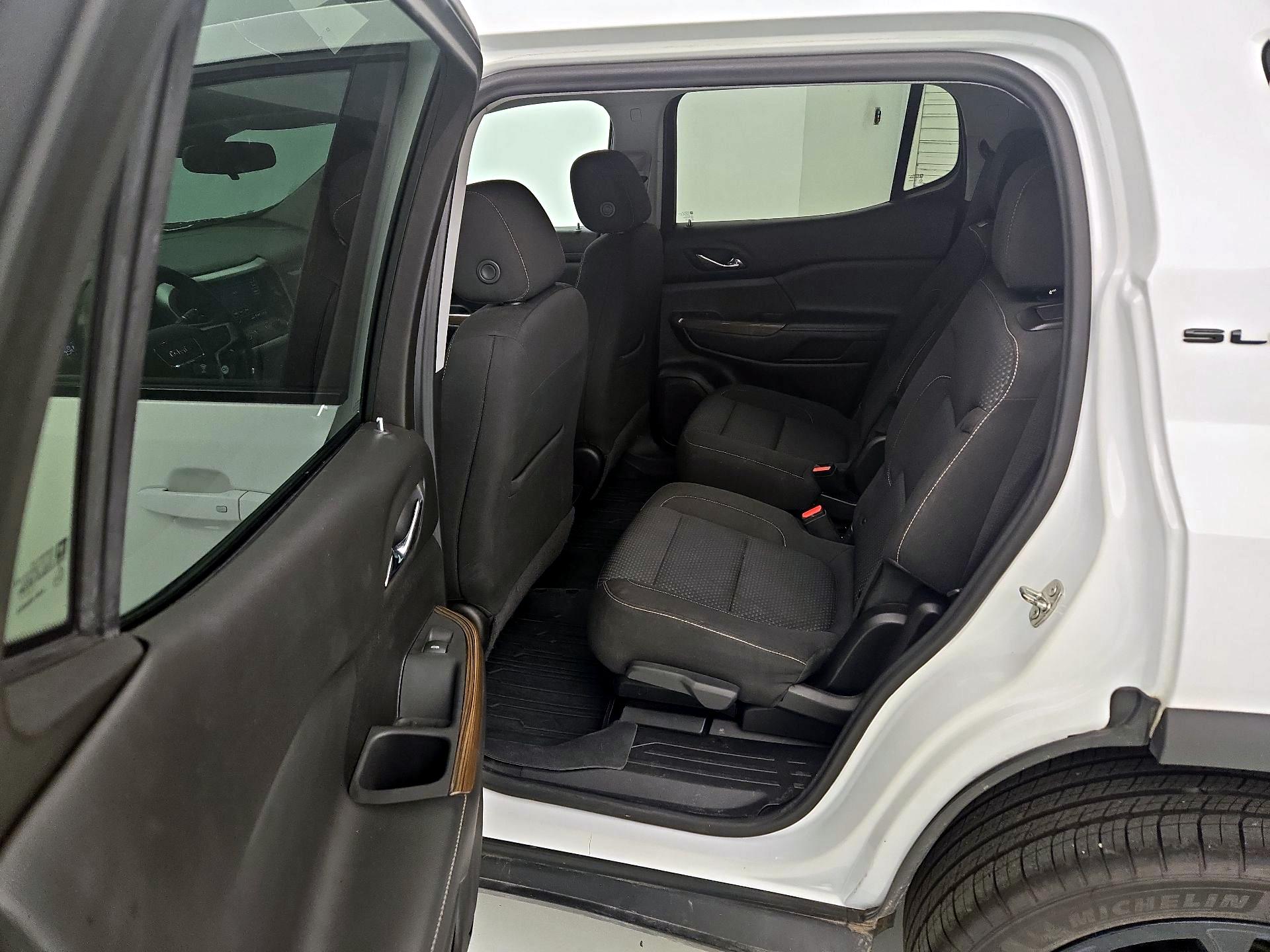 Thumbnail: 2022 GMC Acadia - 19