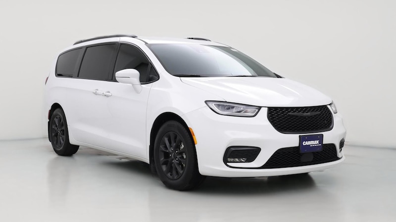 2022 Chrysler Pacifica Touring Hero Image
