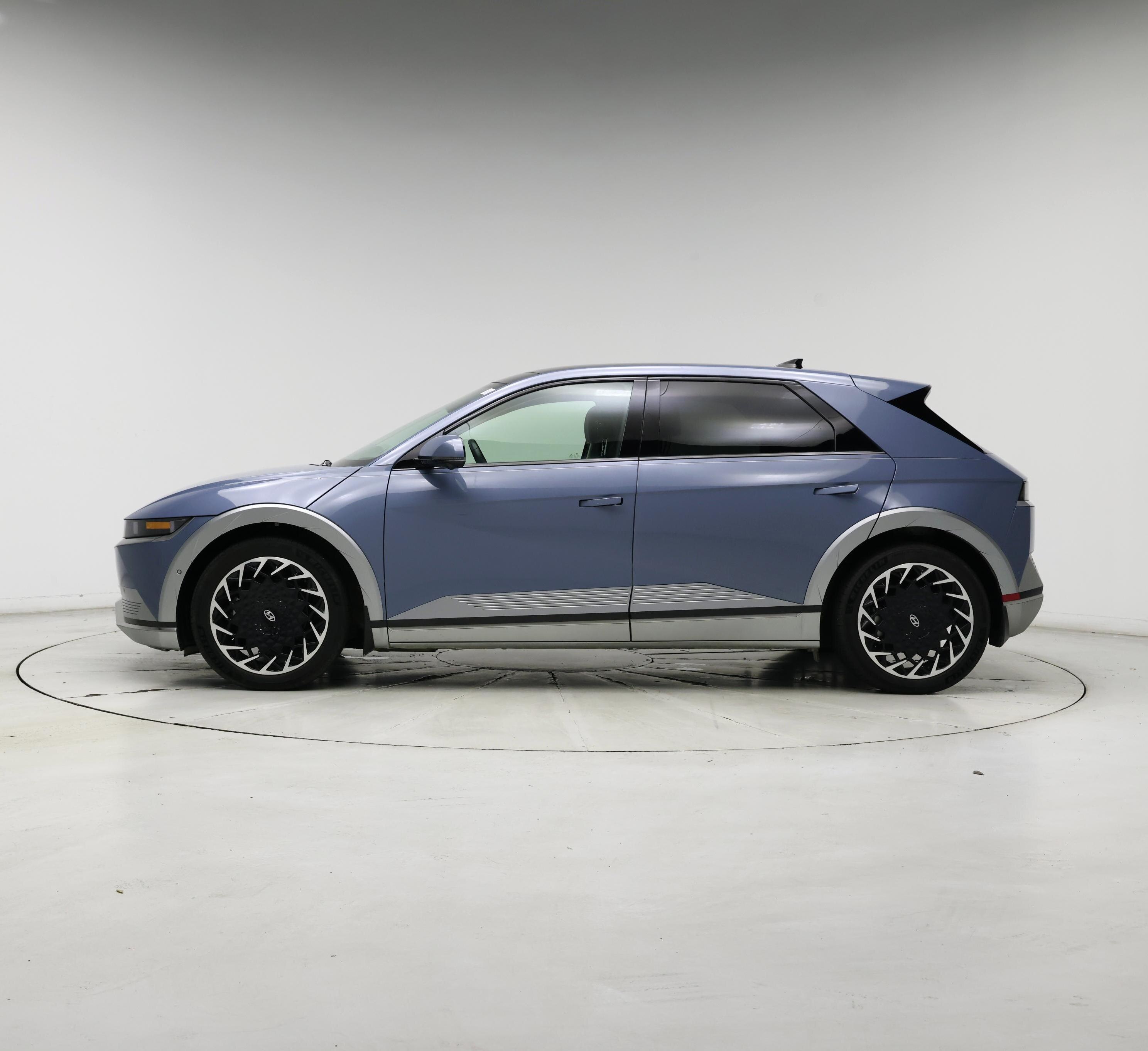 Thumbnail: 2023 Hyundai Ioniq 5 - 3