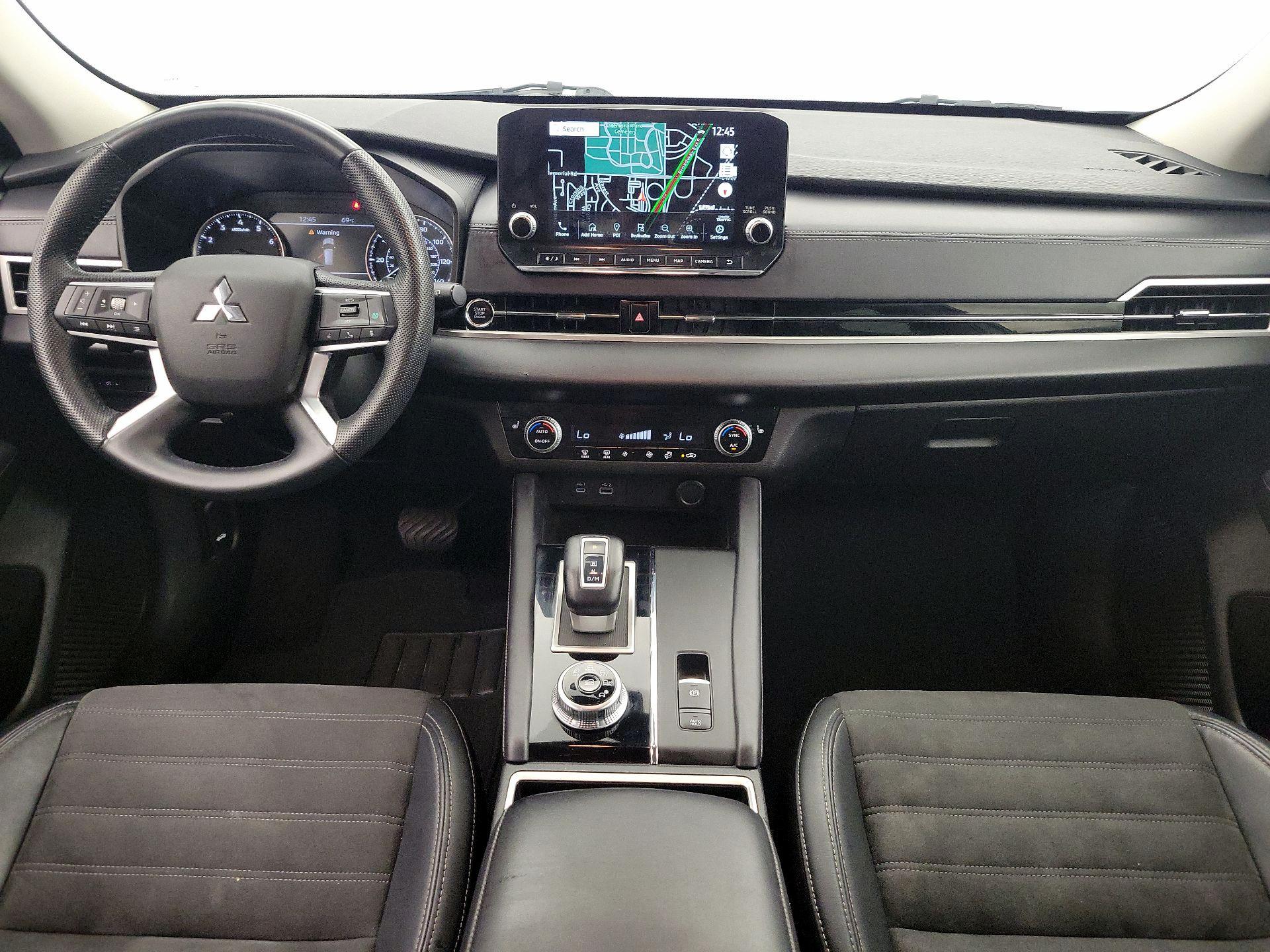 Thumbnail: 2023 Mitsubishi Outlander - 9