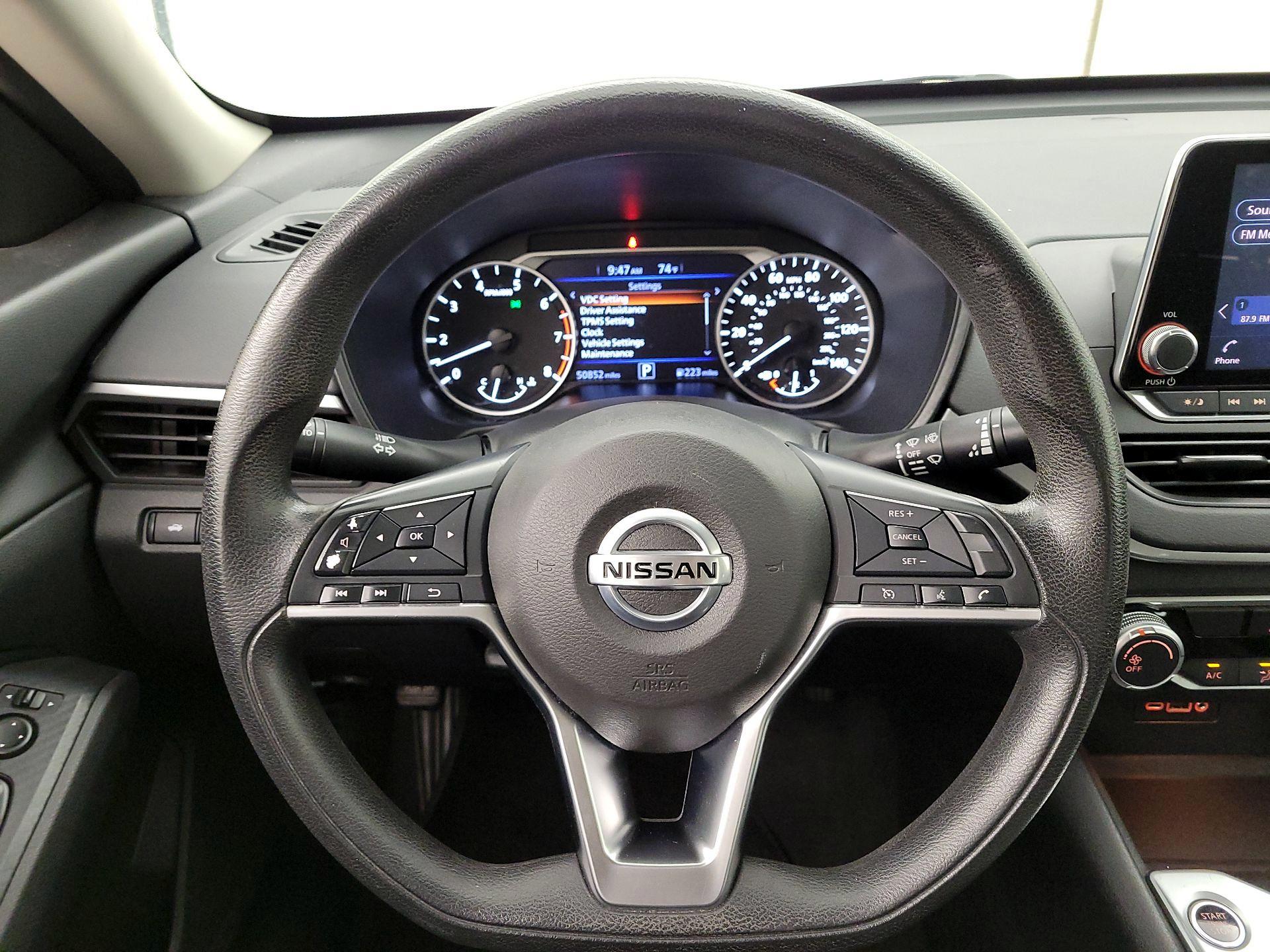 Thumbnail: 2020 Nissan Altima - 10