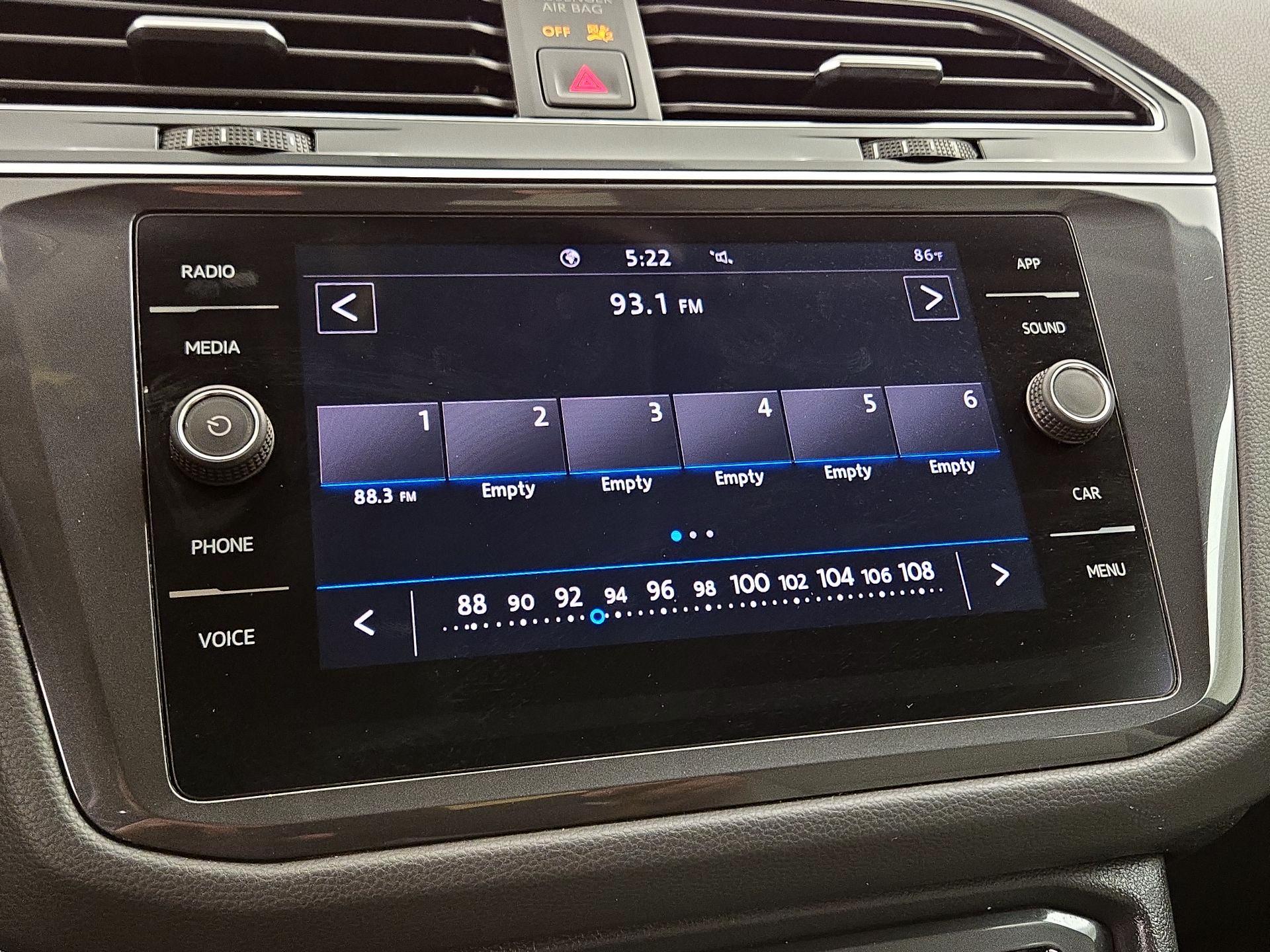 Thumbnail: 2020 Volkswagen Tiguan - 15