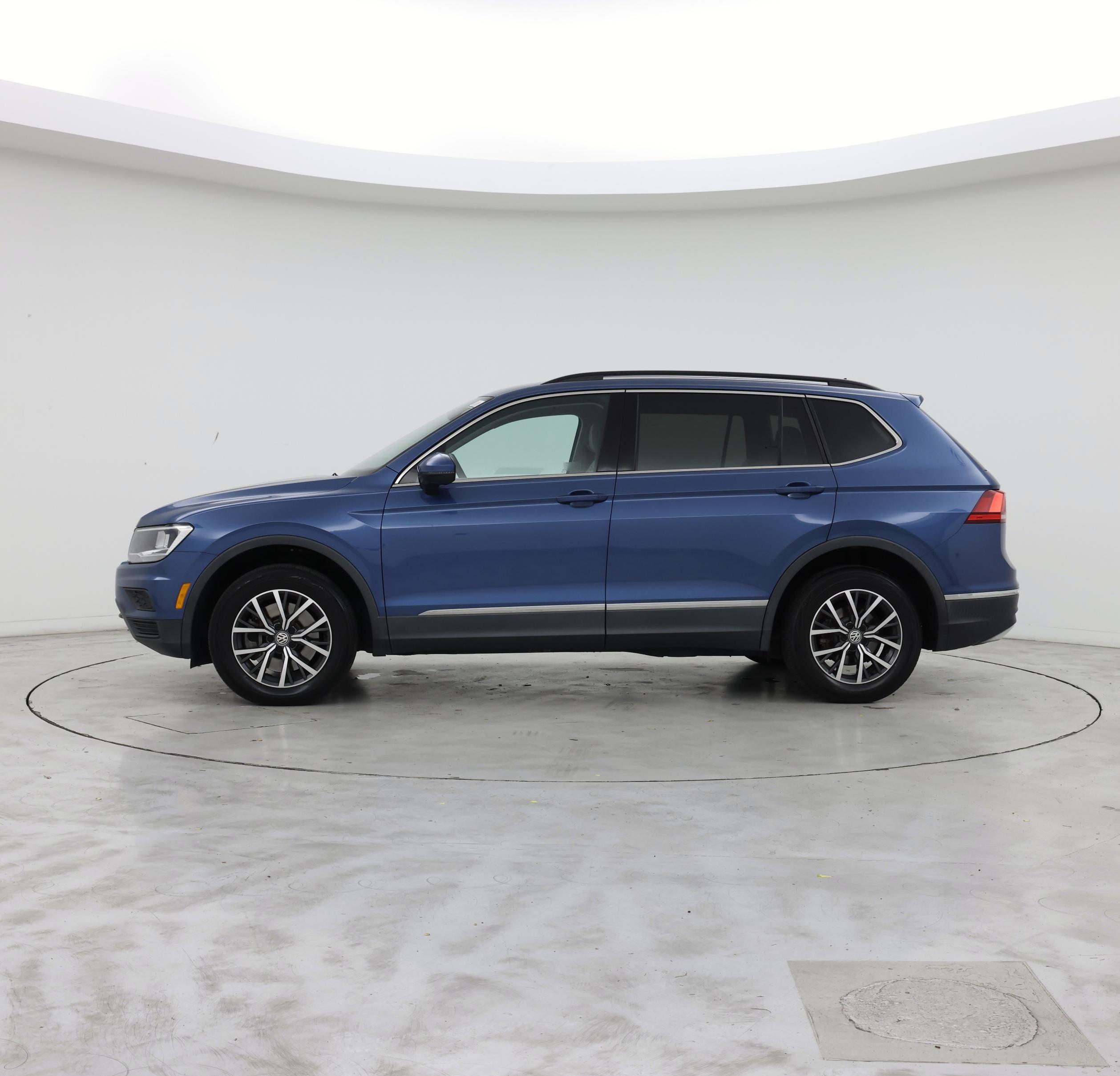 Thumbnail: 2020 Volkswagen Tiguan - 3