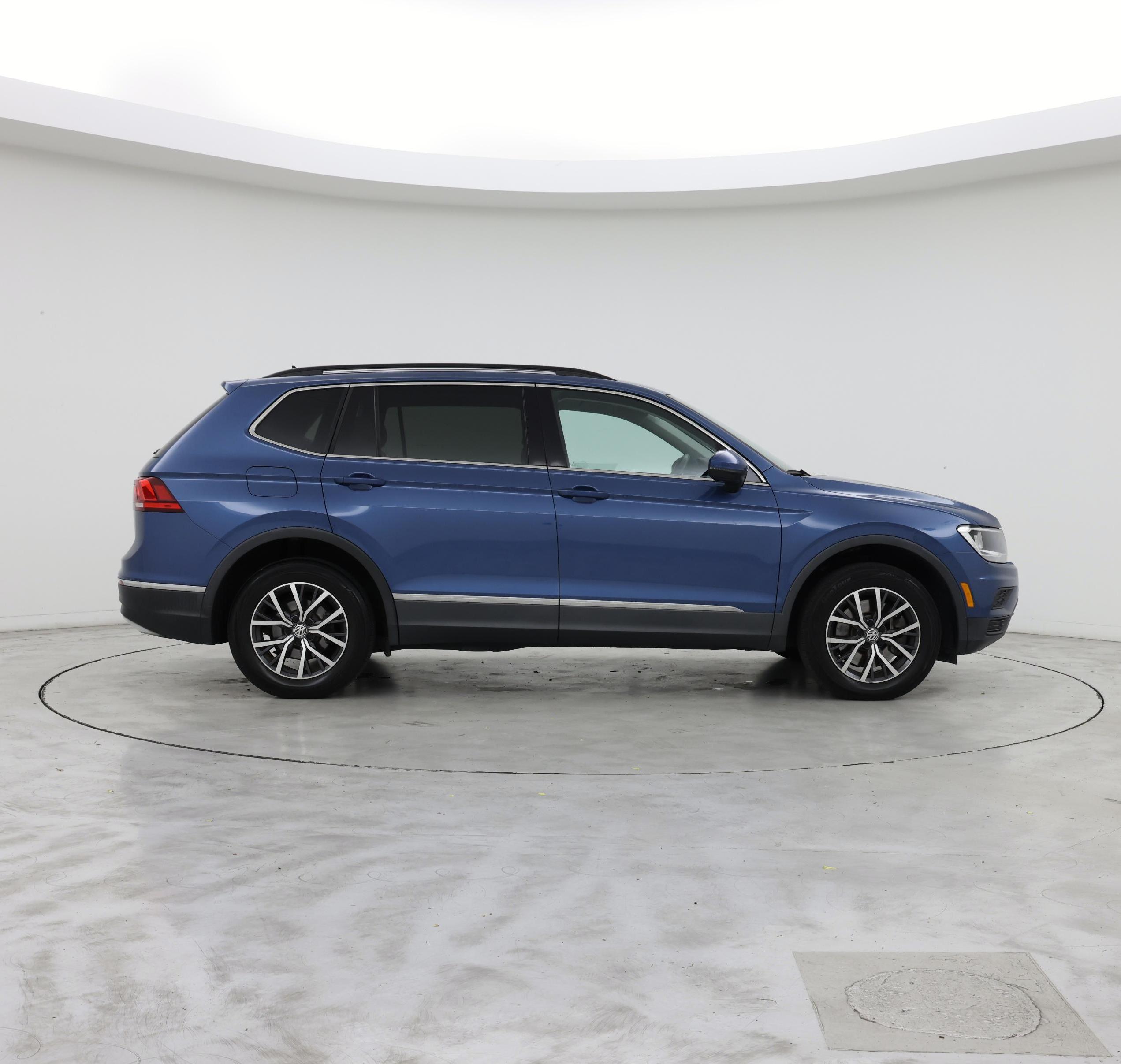 Thumbnail: 2020 Volkswagen Tiguan - 7
