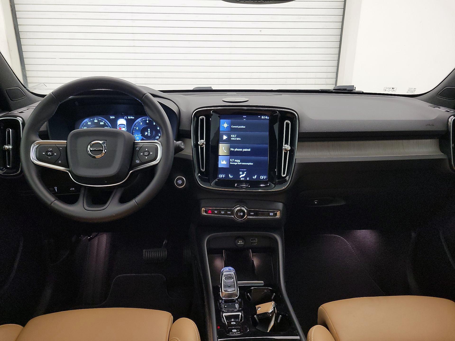 Thumbnail: 2020 Volvo XC40 - 9