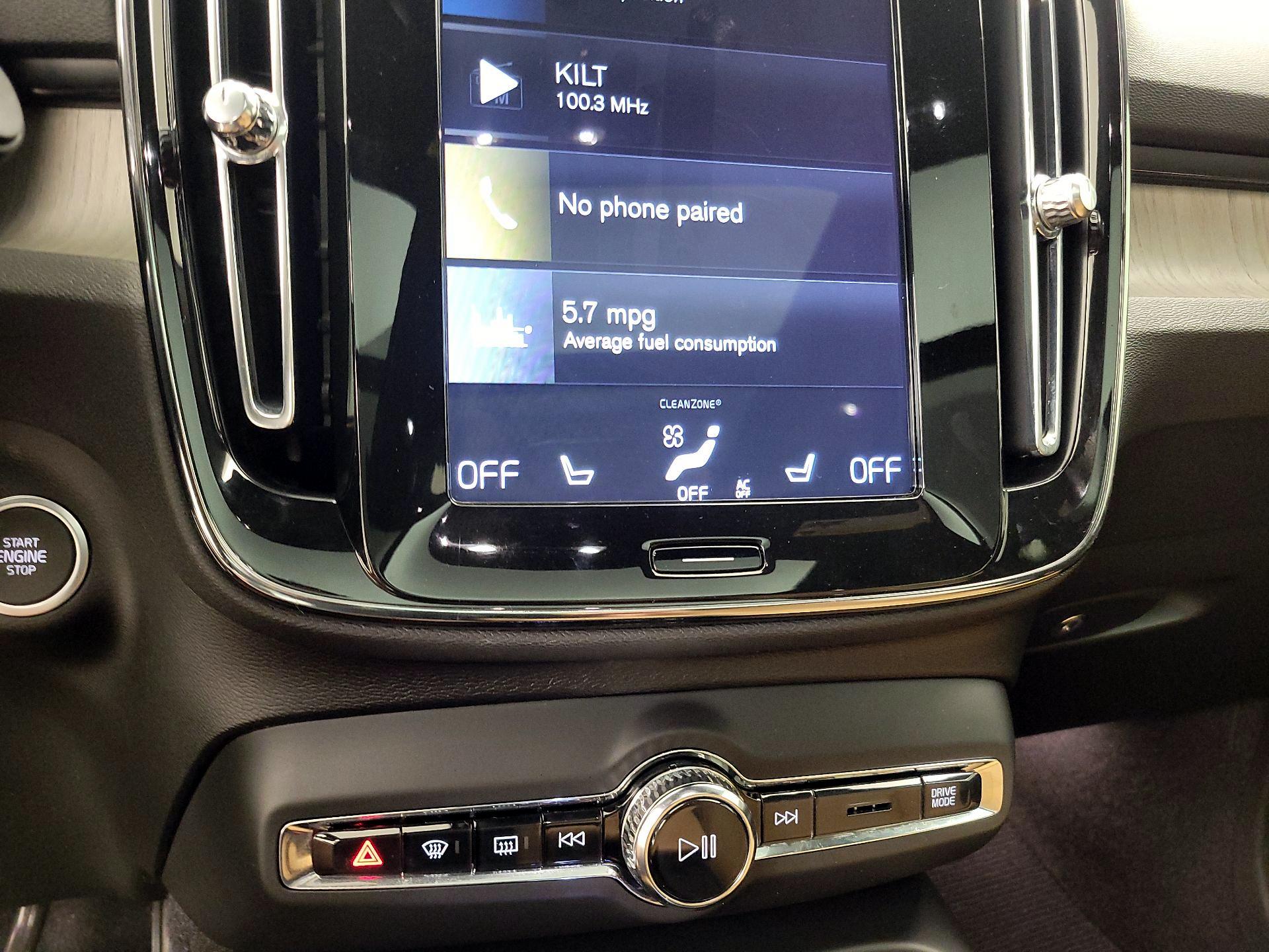 Thumbnail: 2020 Volvo XC40 - 17