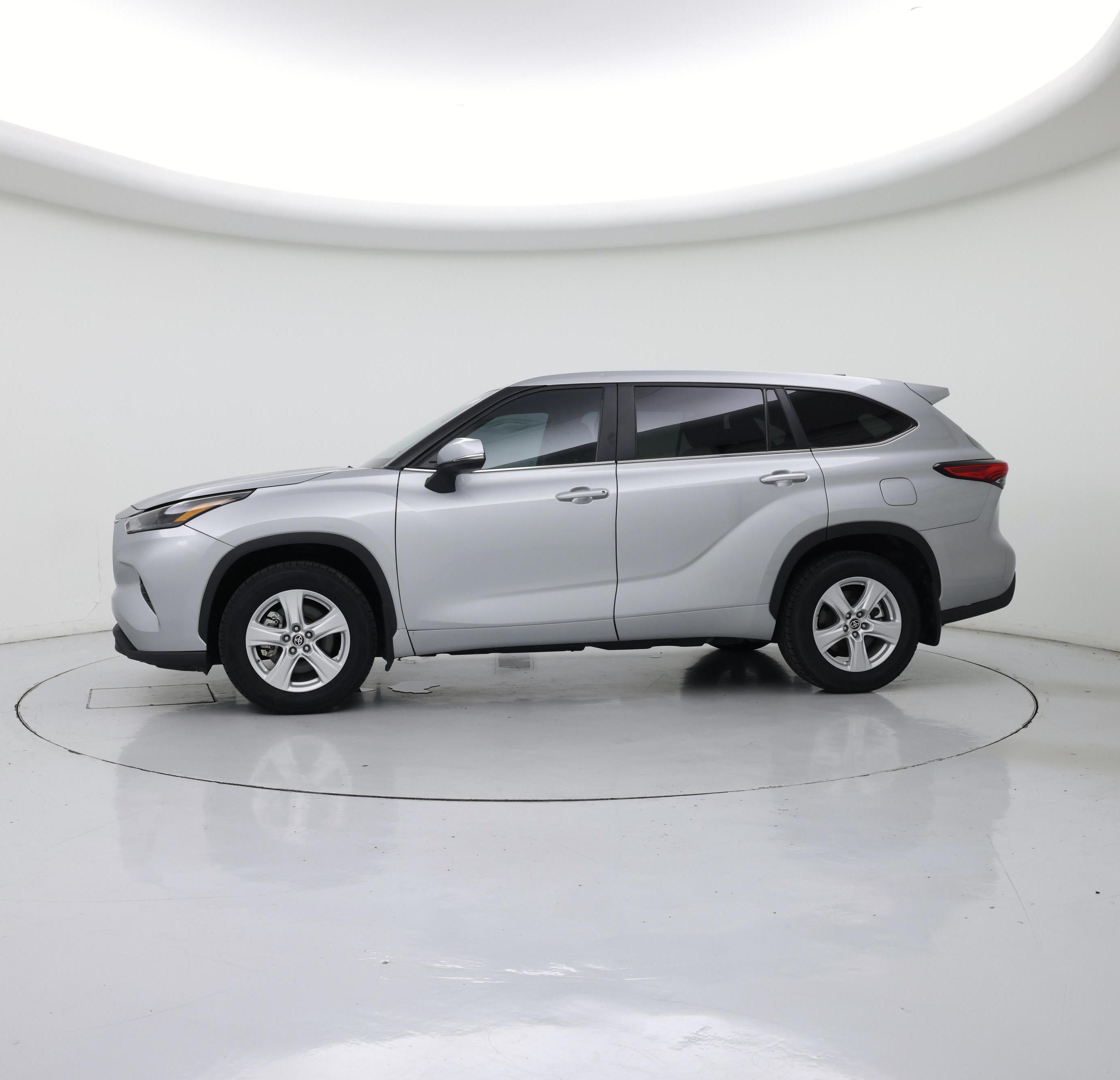 Thumbnail: 2023 Toyota Highlander - 3
