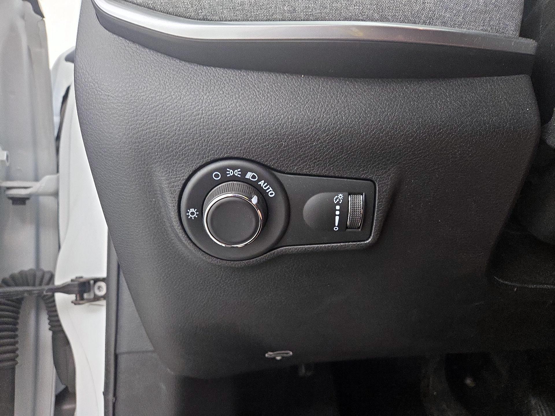 Thumbnail: 2023 Jeep Compass - 13