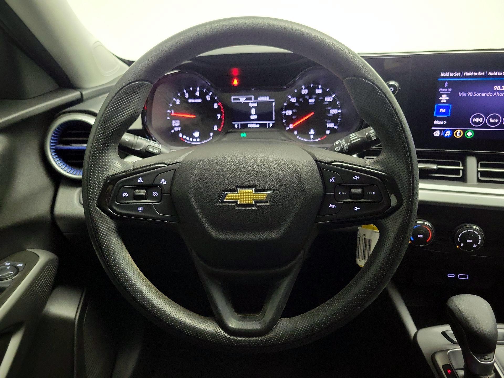 Thumbnail: 2024 Chevrolet Trax - 10