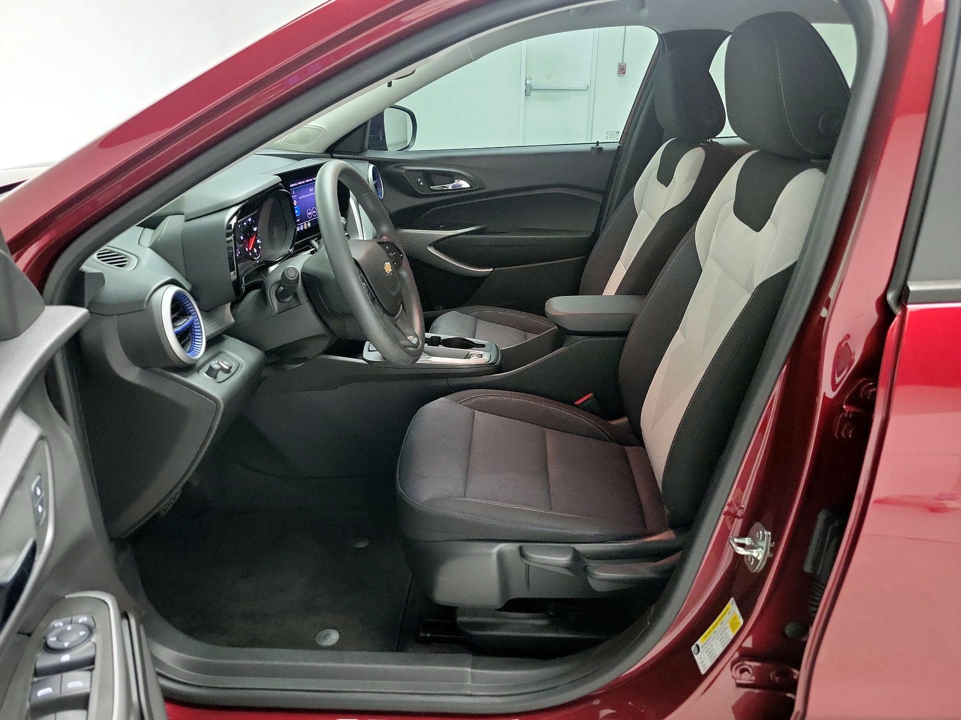 Thumbnail: 2024 Chevrolet Trax - 11