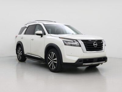 White 2023 Nissan Pathfinder Platinum