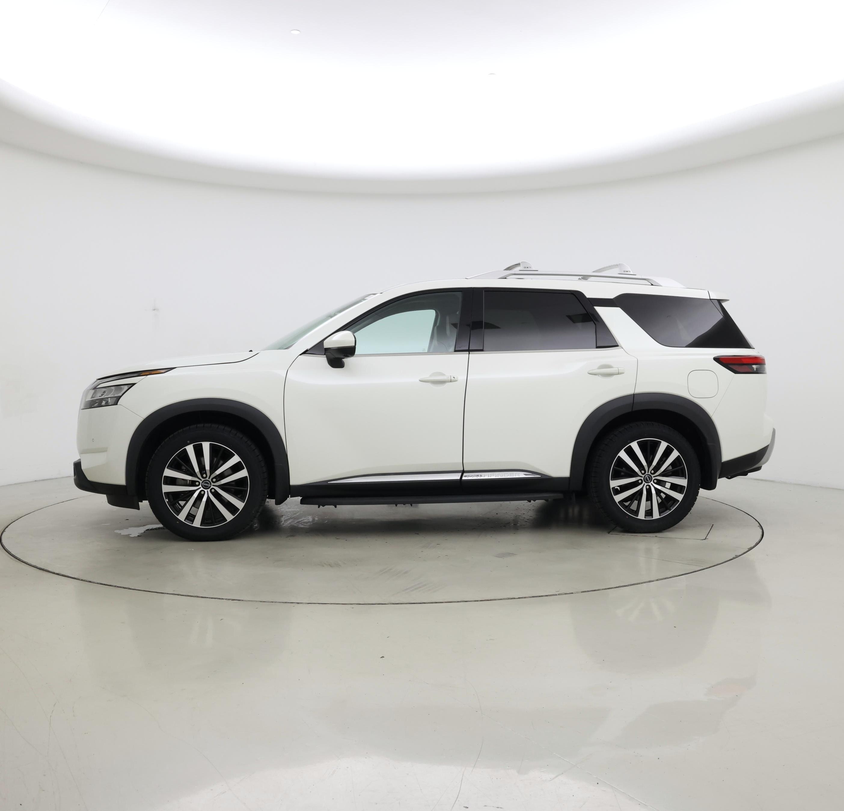 Thumbnail: 2023 Nissan Pathfinder - 3