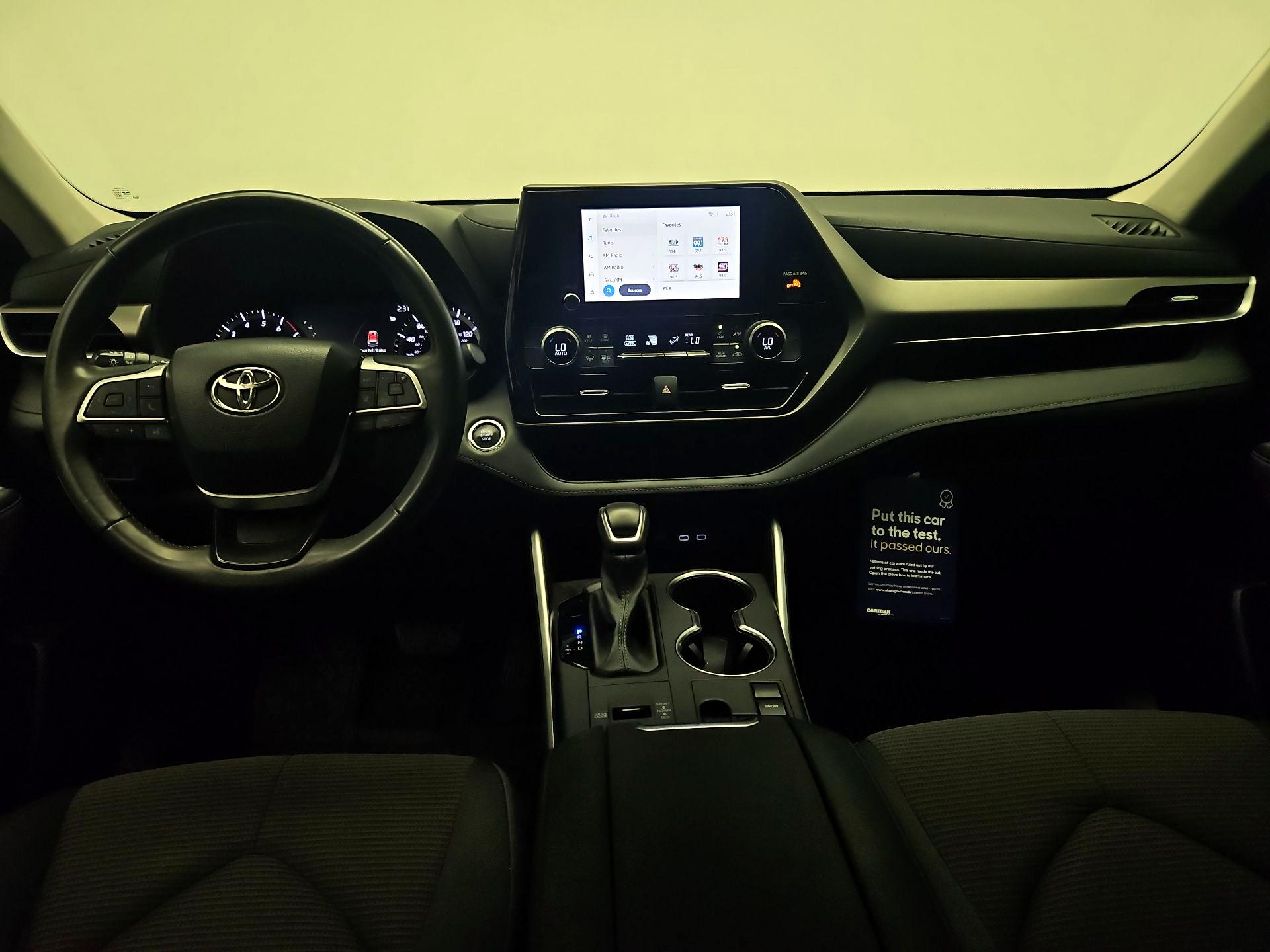 Thumbnail: 2023 Toyota Highlander - 9