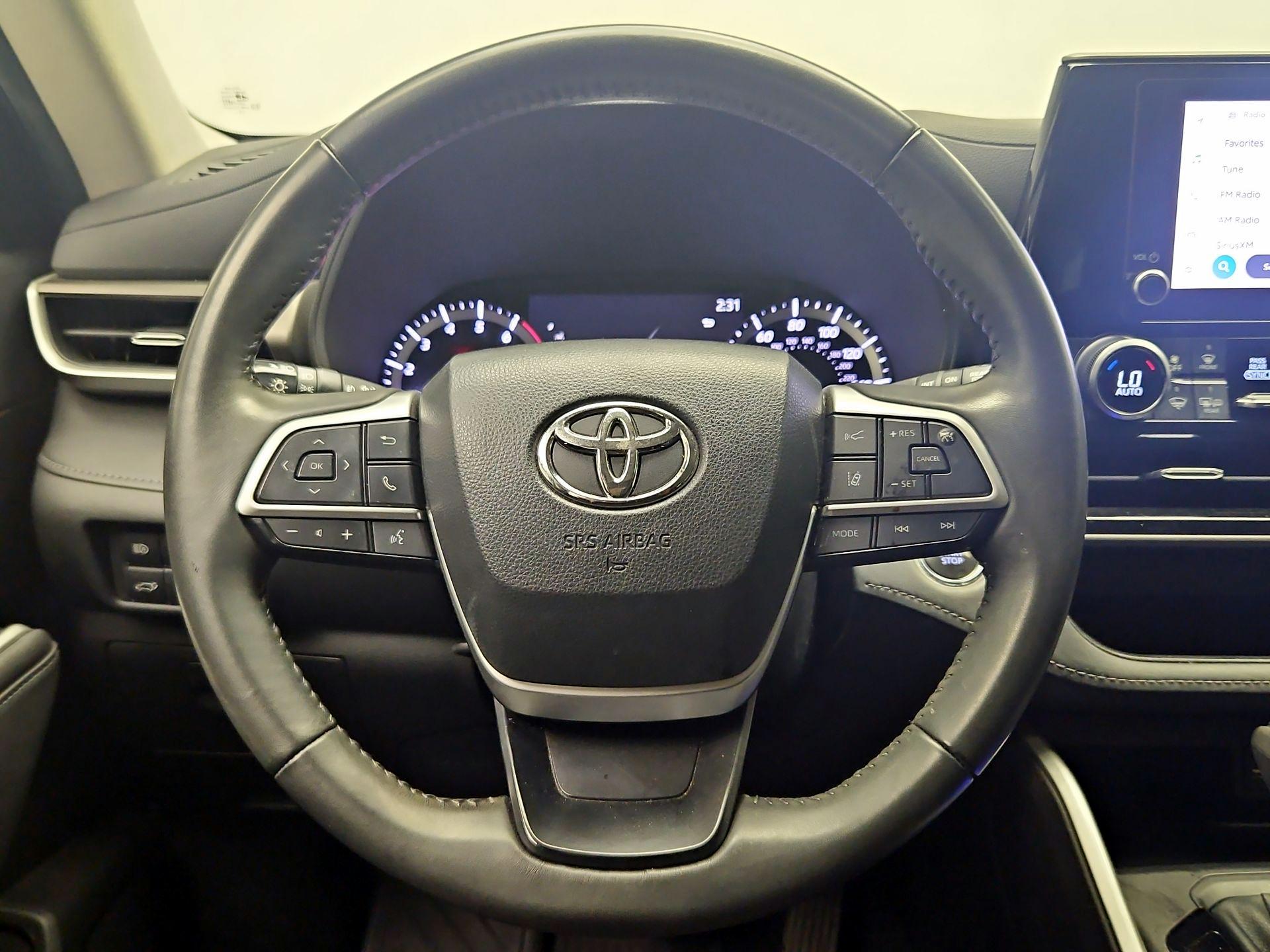 Thumbnail: 2023 Toyota Highlander - 10