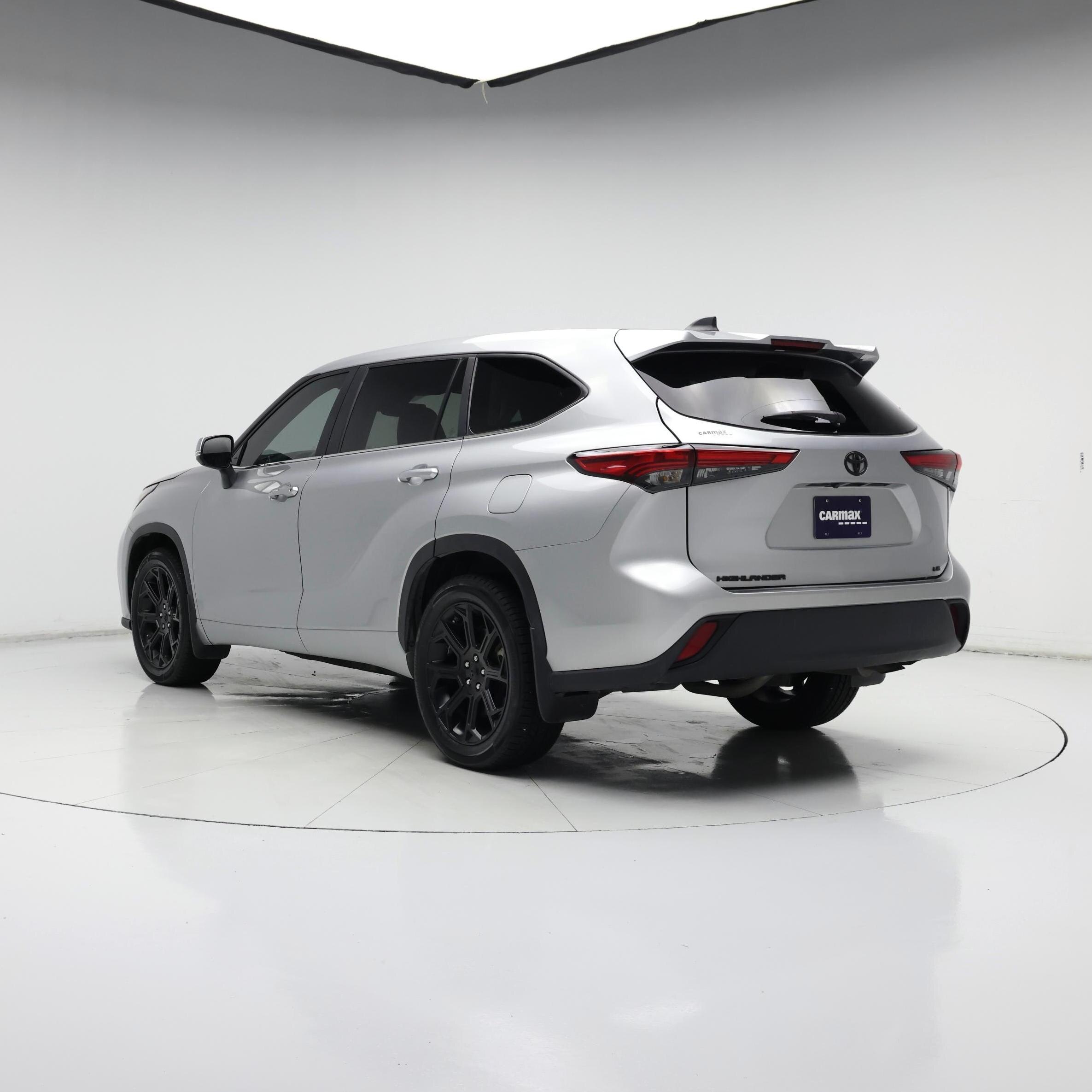 Thumbnail: 2023 Toyota Highlander - 2