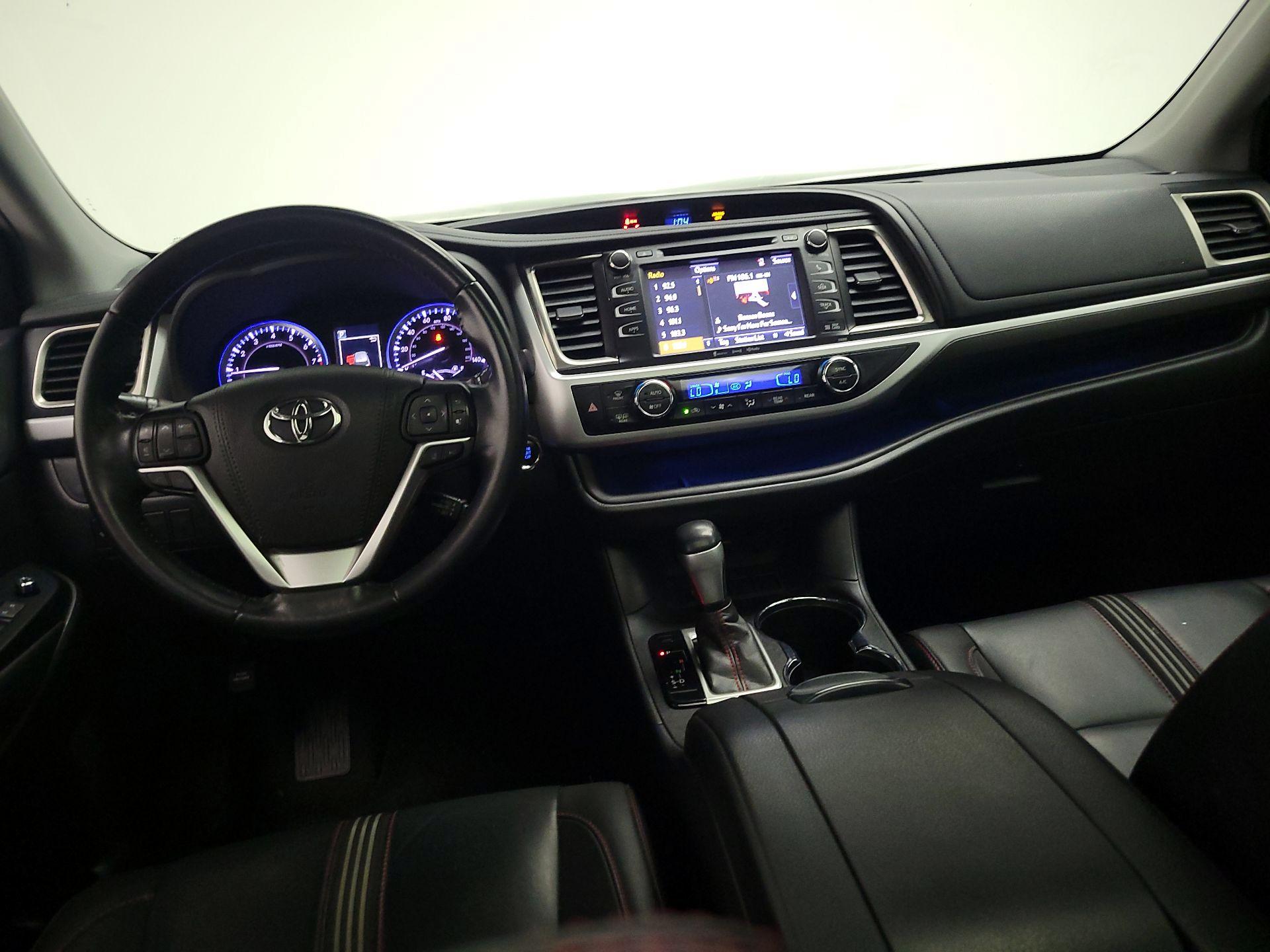 Thumbnail: 2019 Toyota Highlander - 9