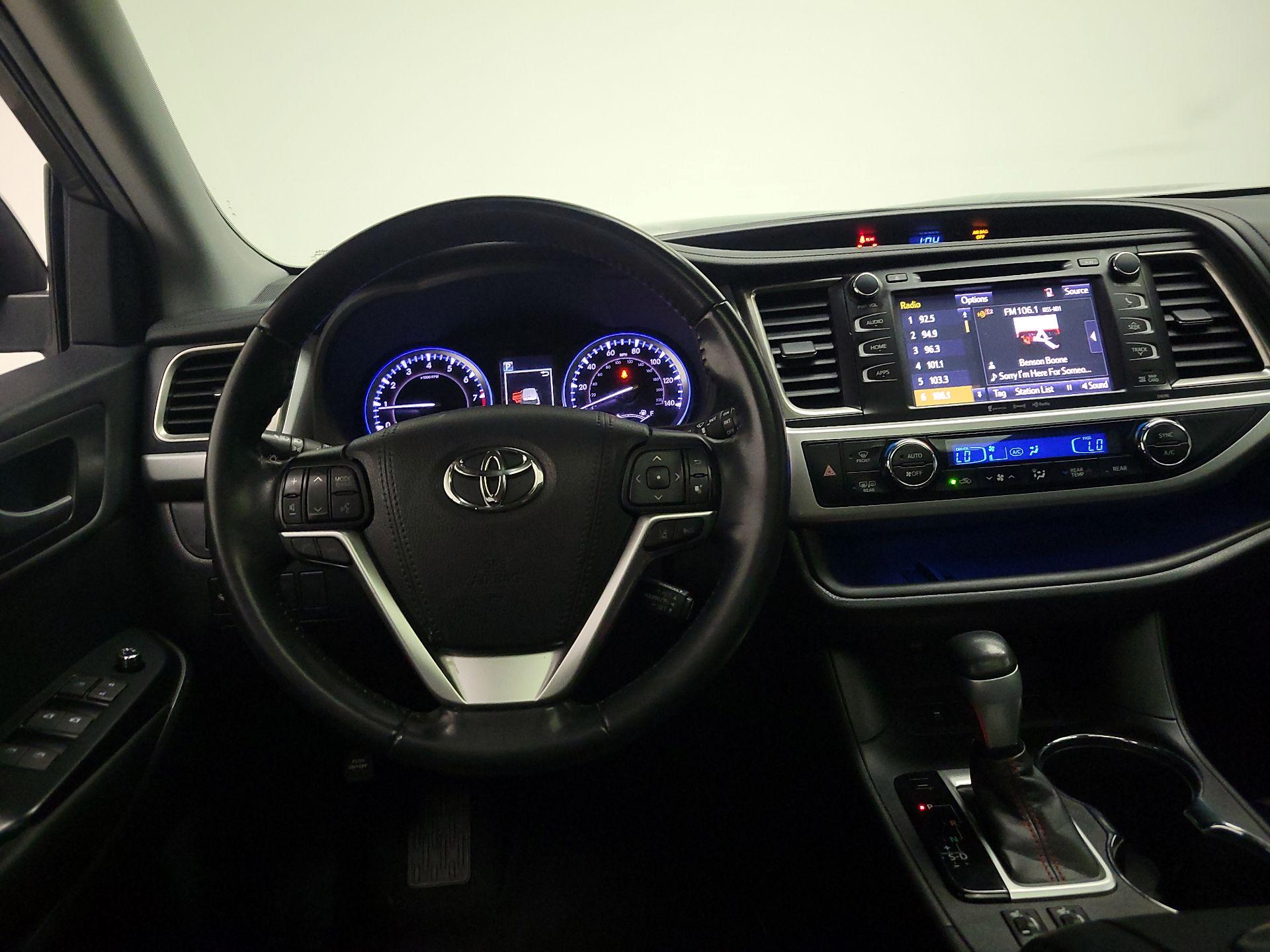 Thumbnail: 2019 Toyota Highlander - 10