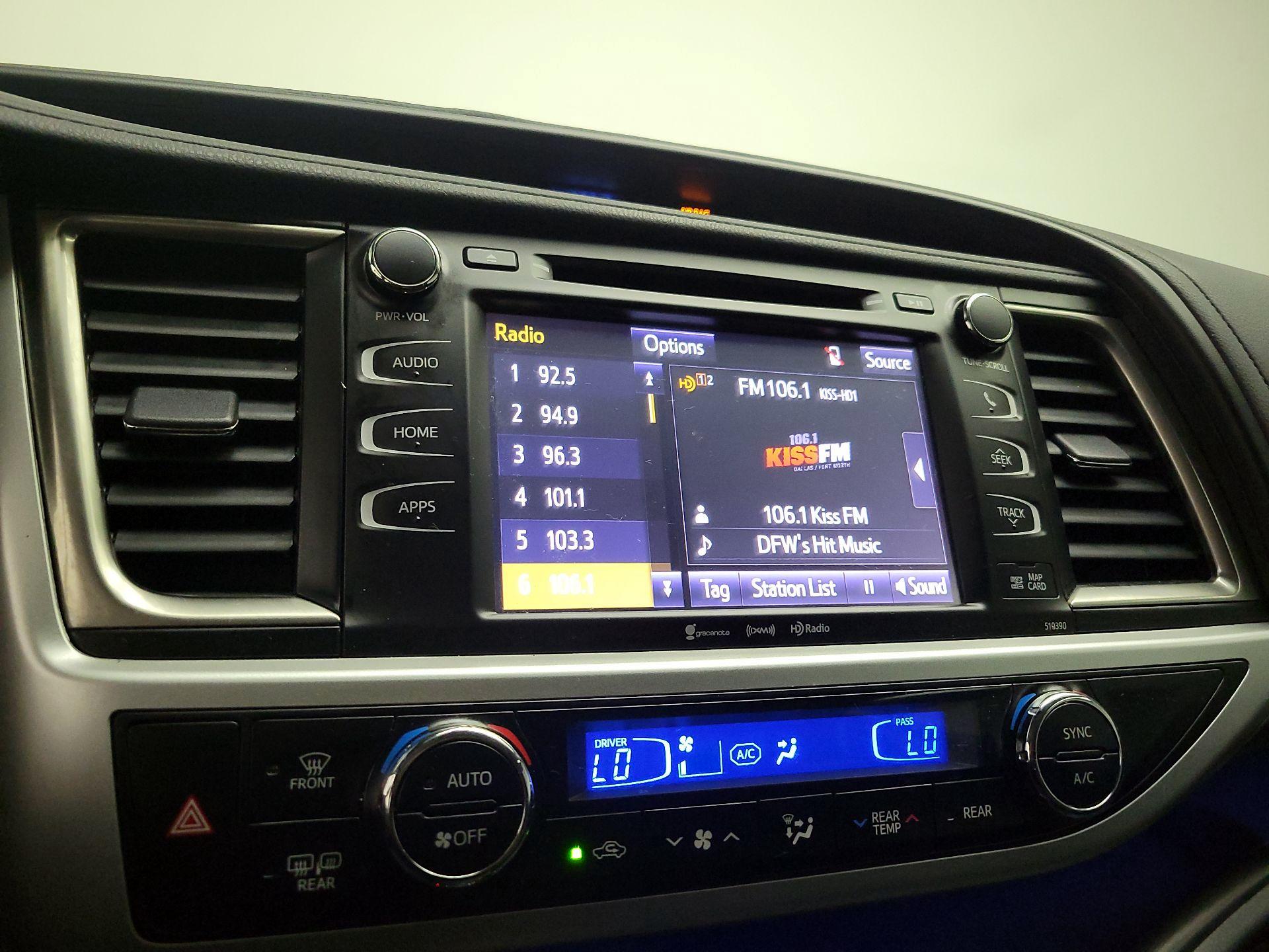 Thumbnail: 2019 Toyota Highlander - 15