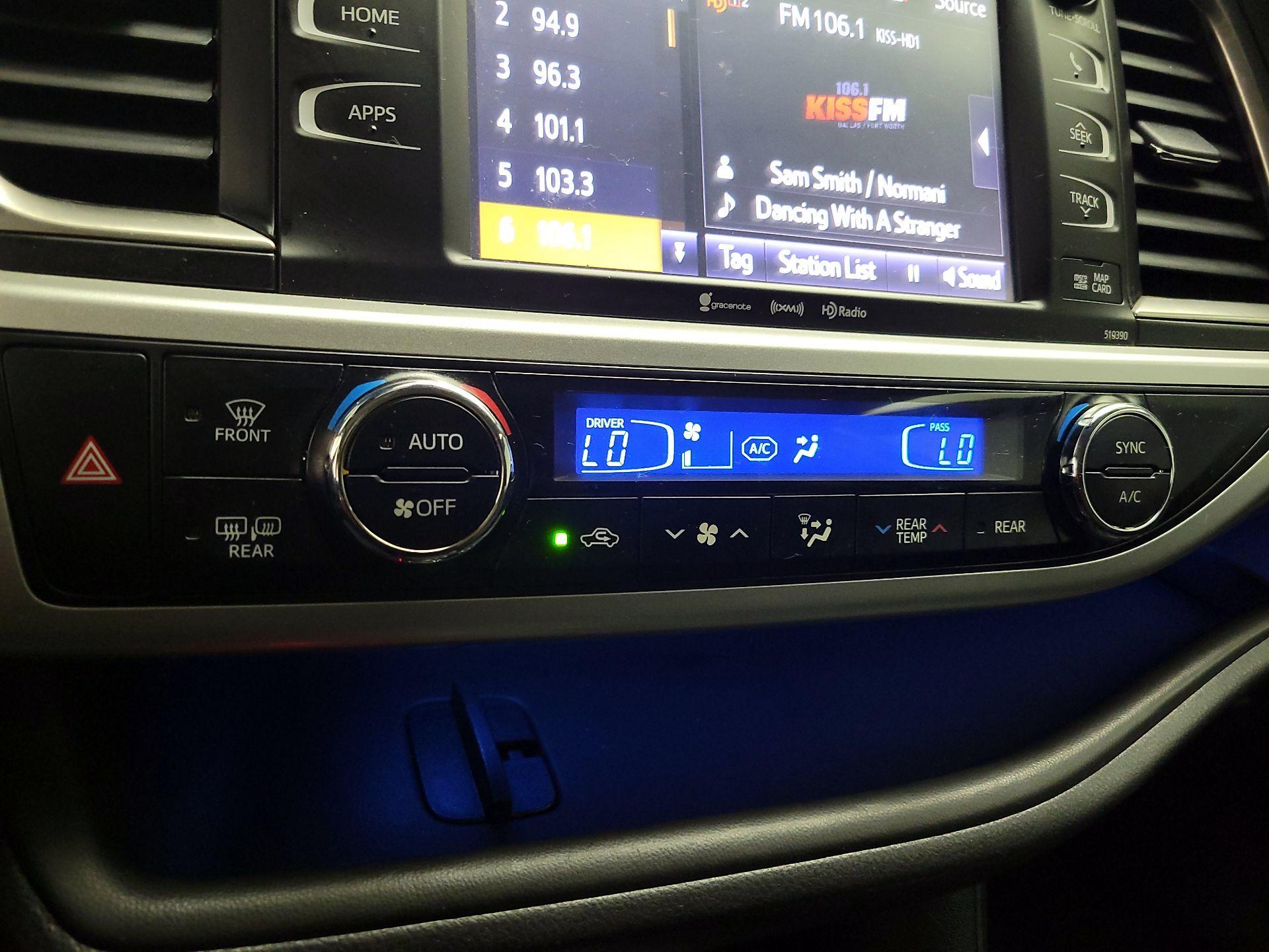 Thumbnail: 2019 Toyota Highlander - 16