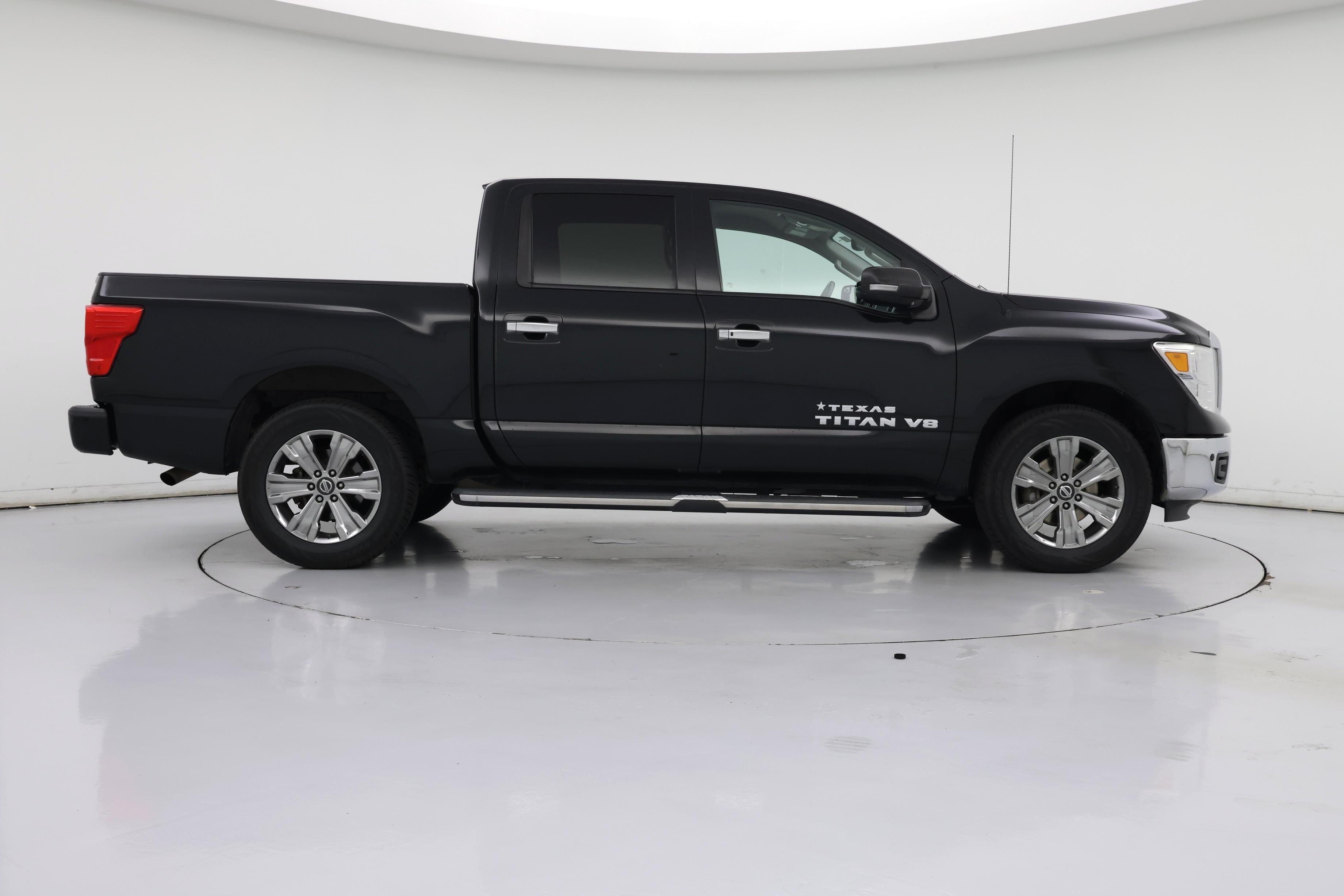 Thumbnail: 2019 Nissan Titan - 7