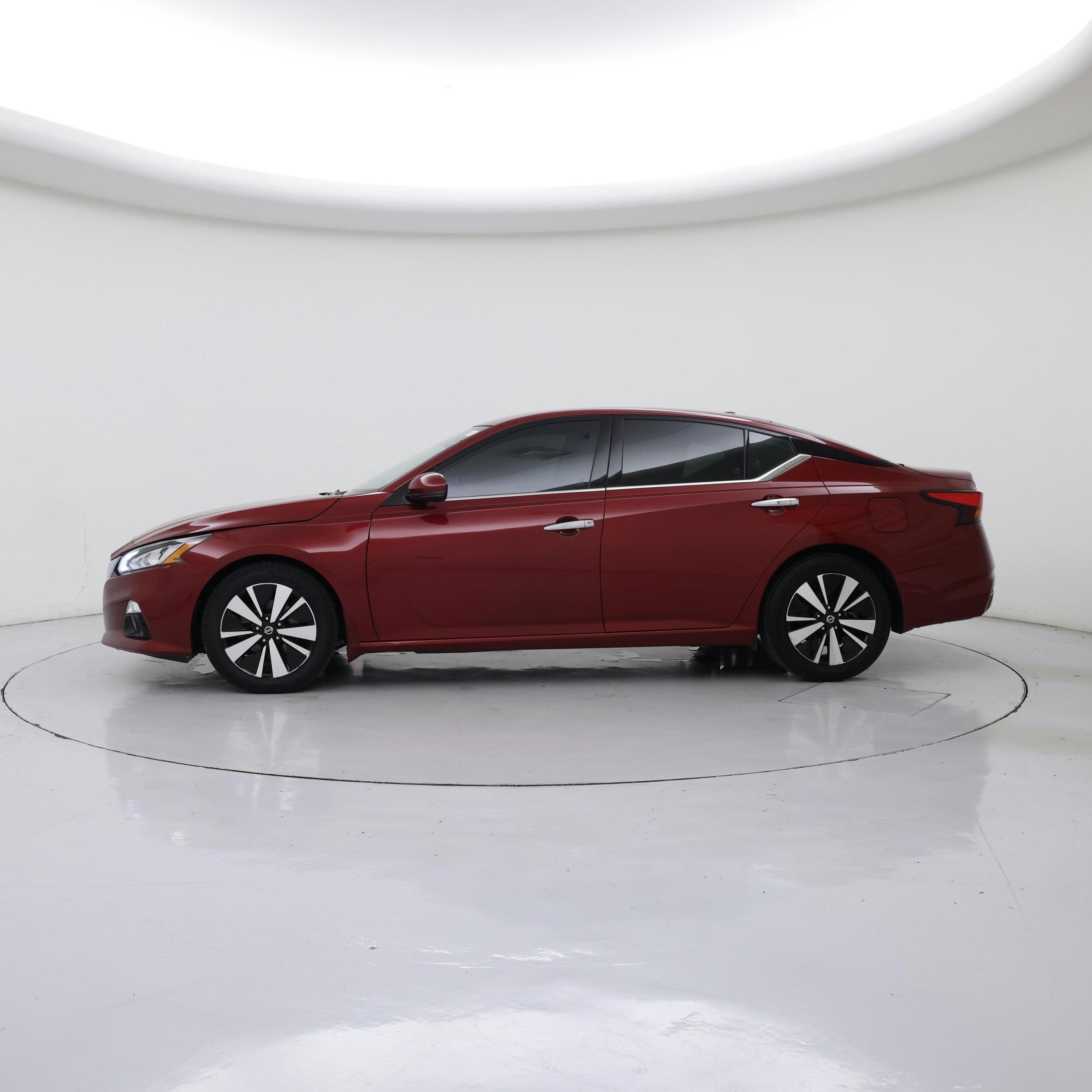 Thumbnail: 2022 Nissan Altima - 3