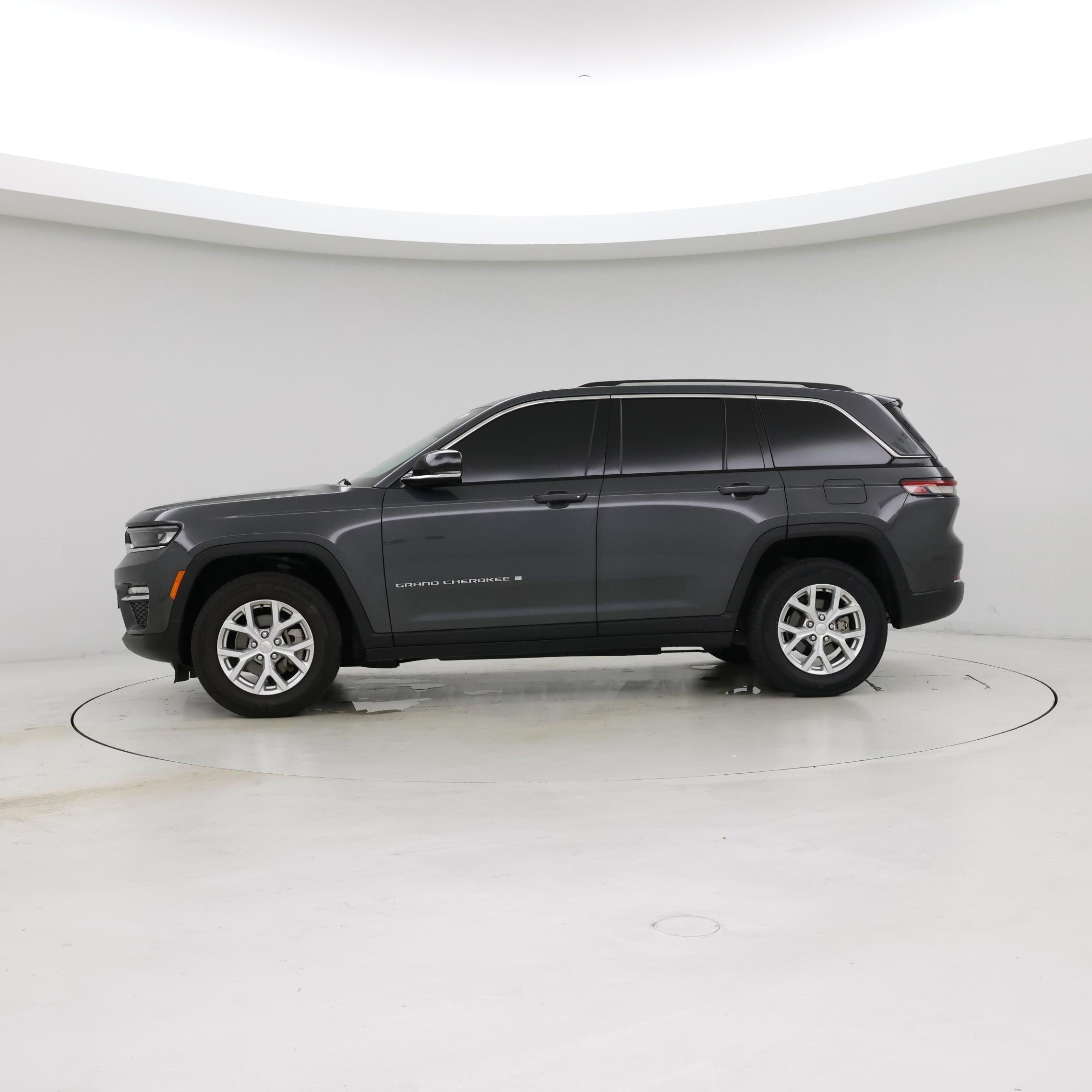 Thumbnail: 2022 Jeep Grand Cherokee - 3