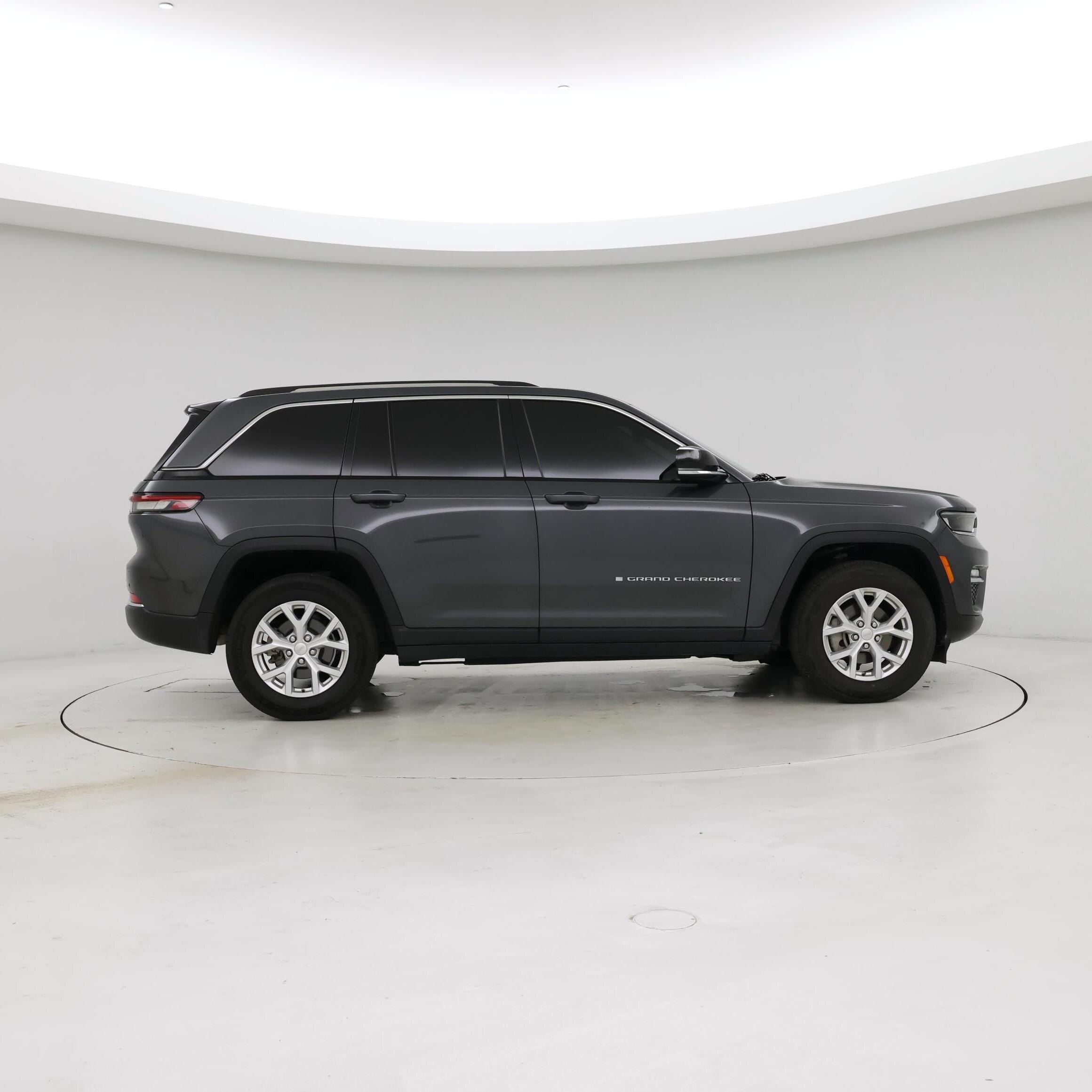 Thumbnail: 2022 Jeep Grand Cherokee - 7