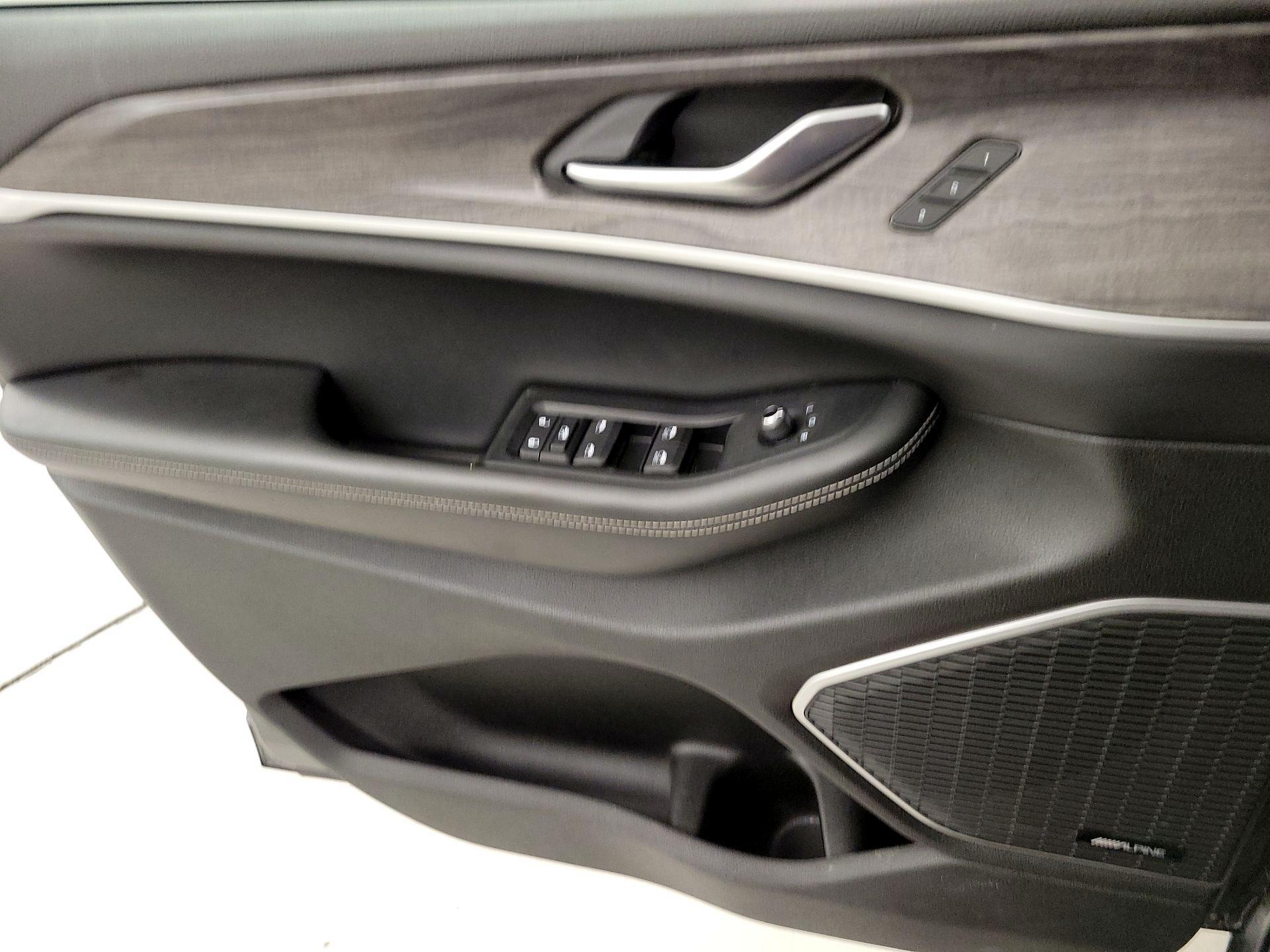 Thumbnail: 2023 Jeep Grand Cherokee - 12