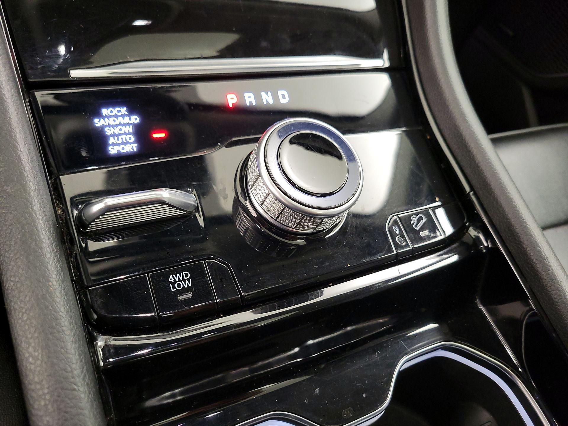 Thumbnail: 2023 Jeep Grand Cherokee - 18