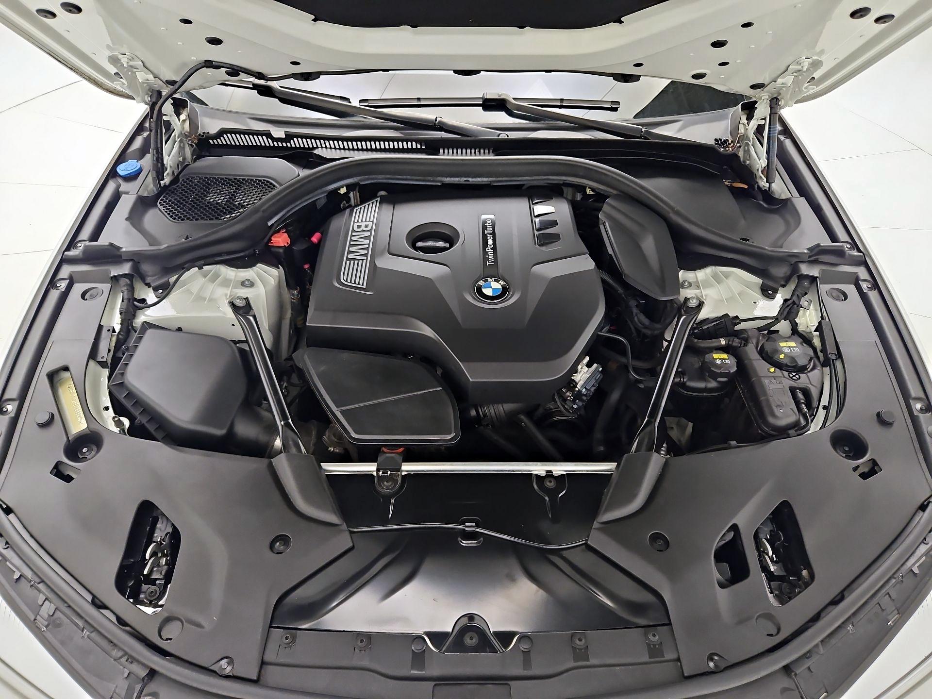 Thumbnail: 2018 BMW 5 Series - 20