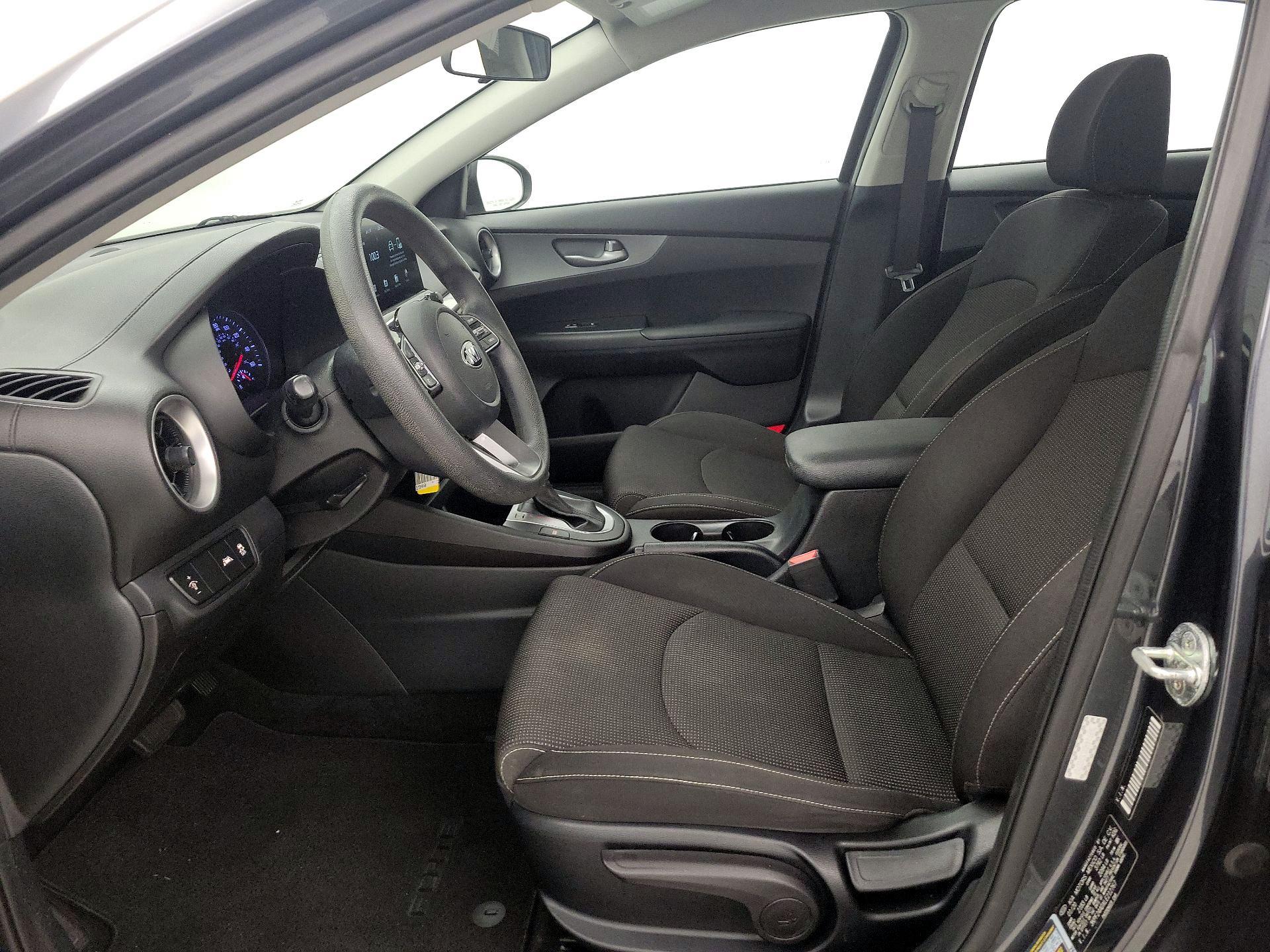 Thumbnail: 2020 Kia Forte - 11
