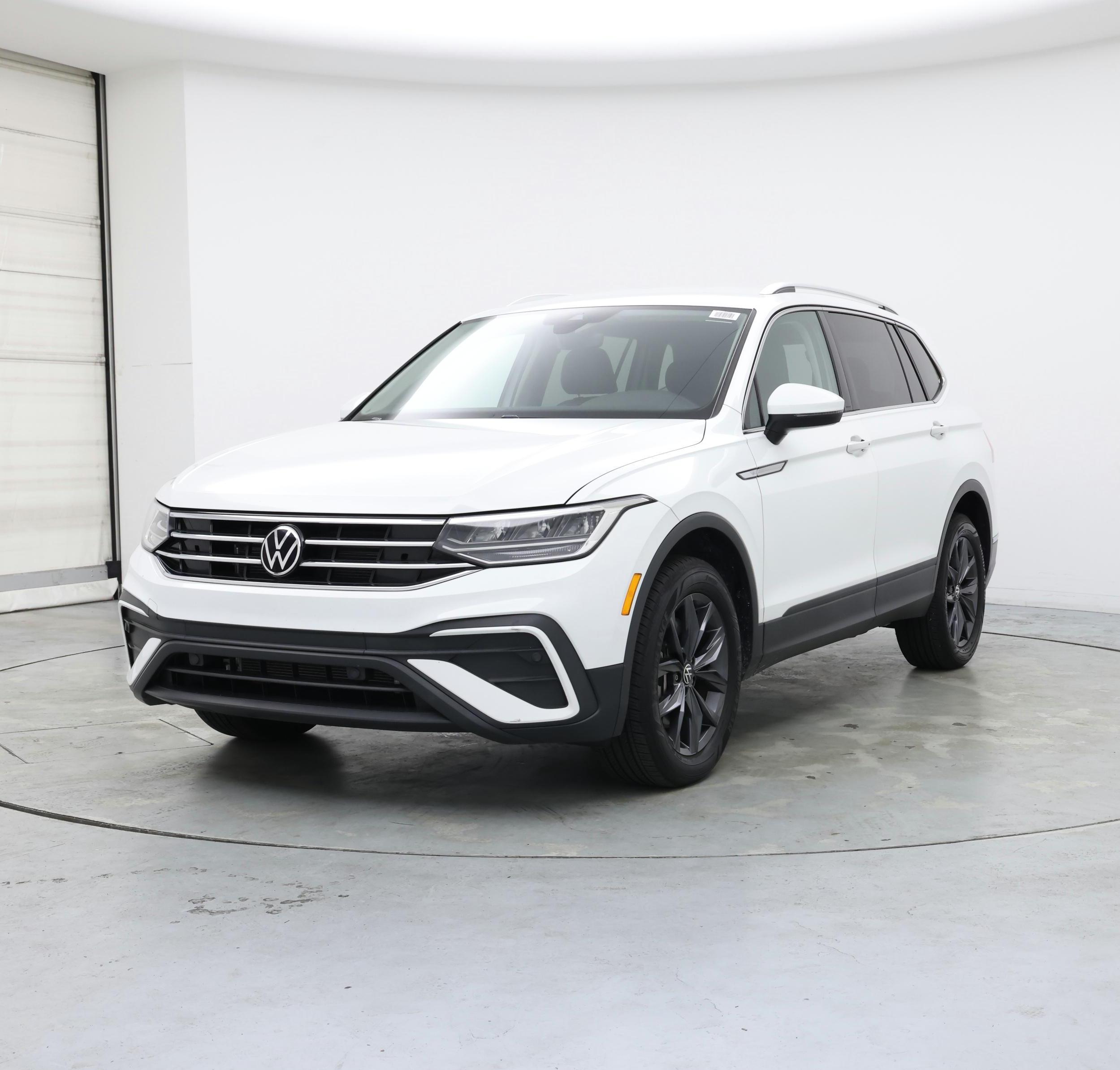 Thumbnail: 2022 Volkswagen Tiguan - 4