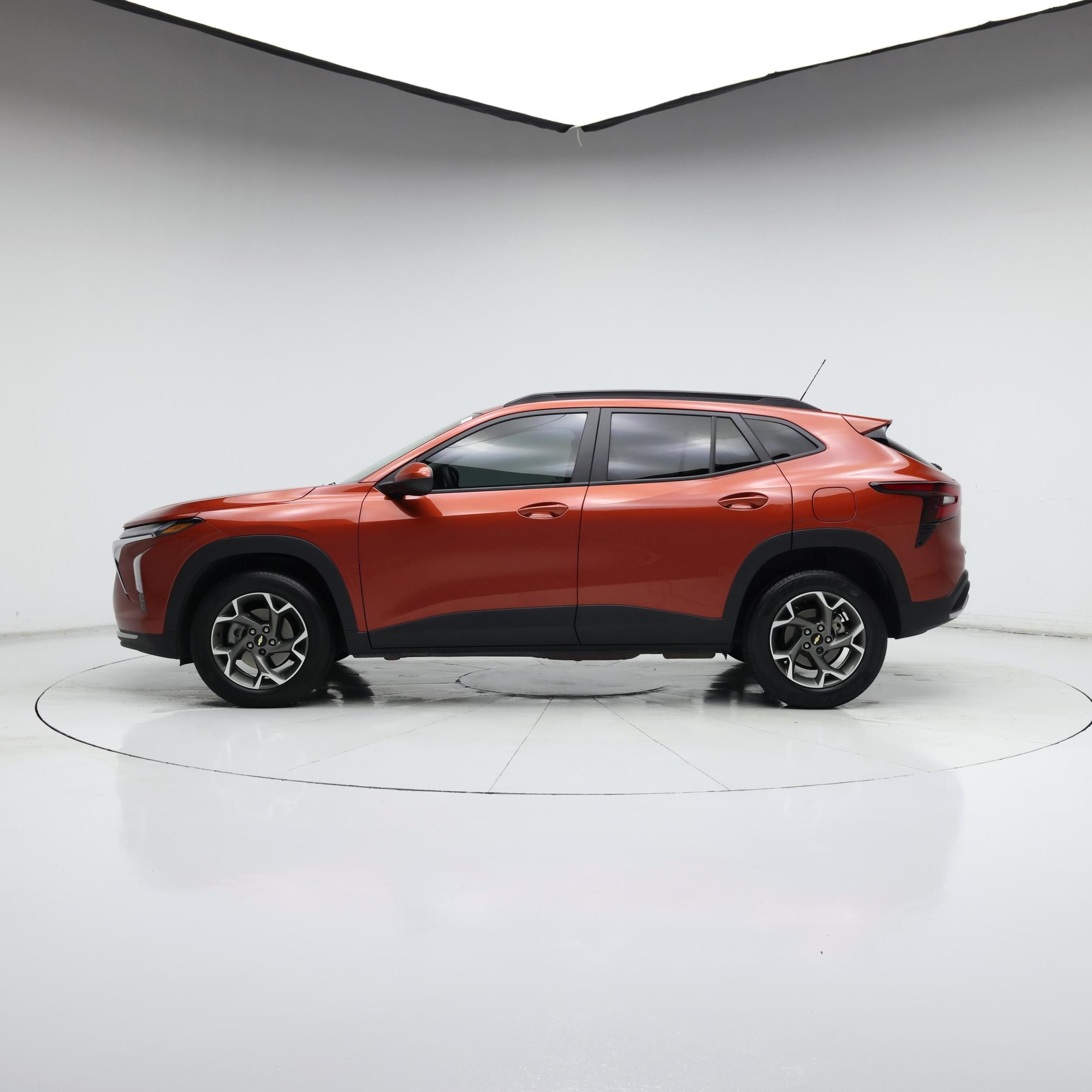 Thumbnail: 2024 Chevrolet Trax - 3