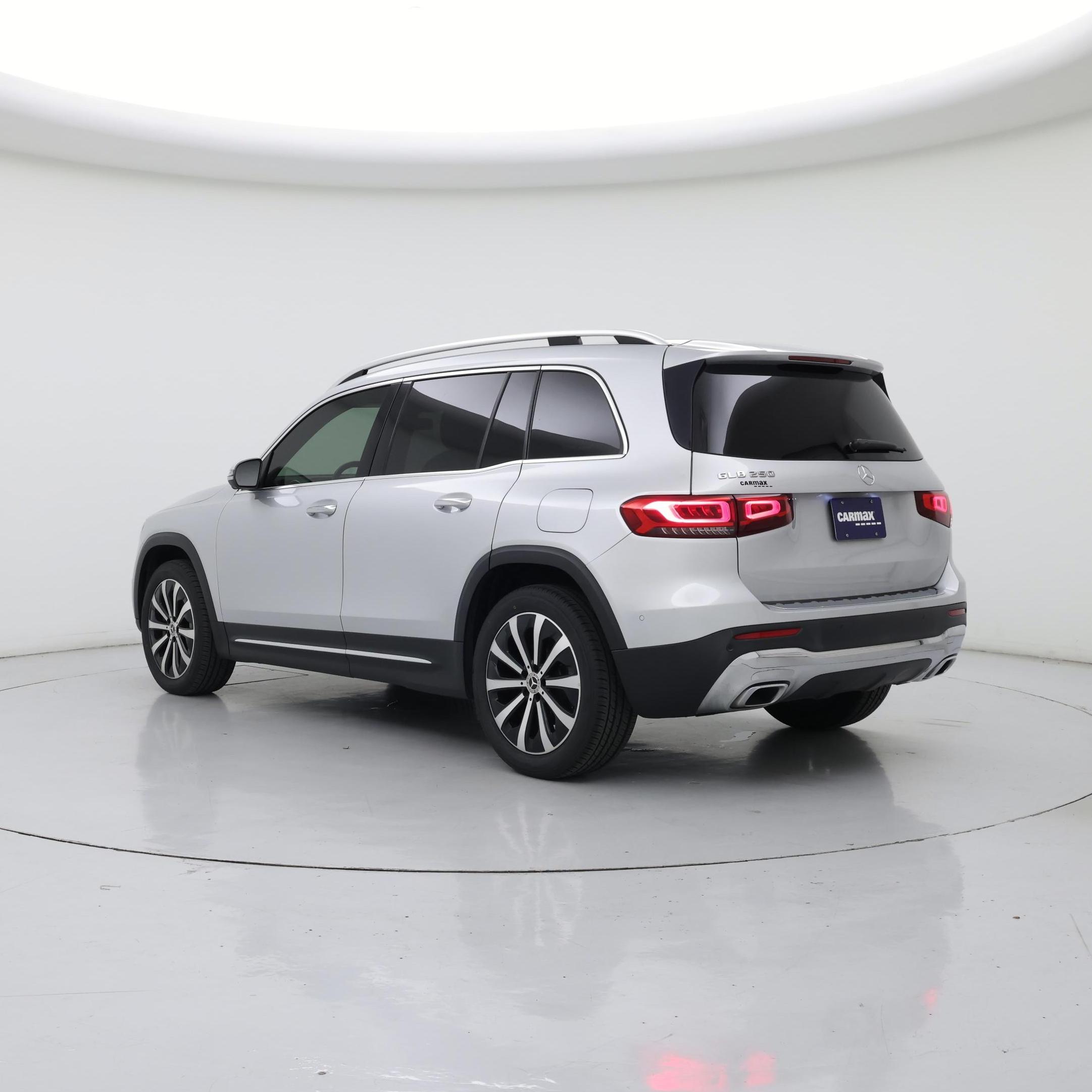 Thumbnail: 2020 Mercedes-Benz GLB - 2