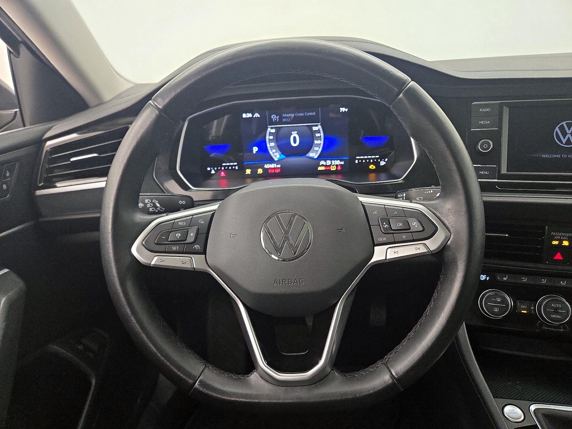 Thumbnail: 2023 Volkswagen Jetta - 10