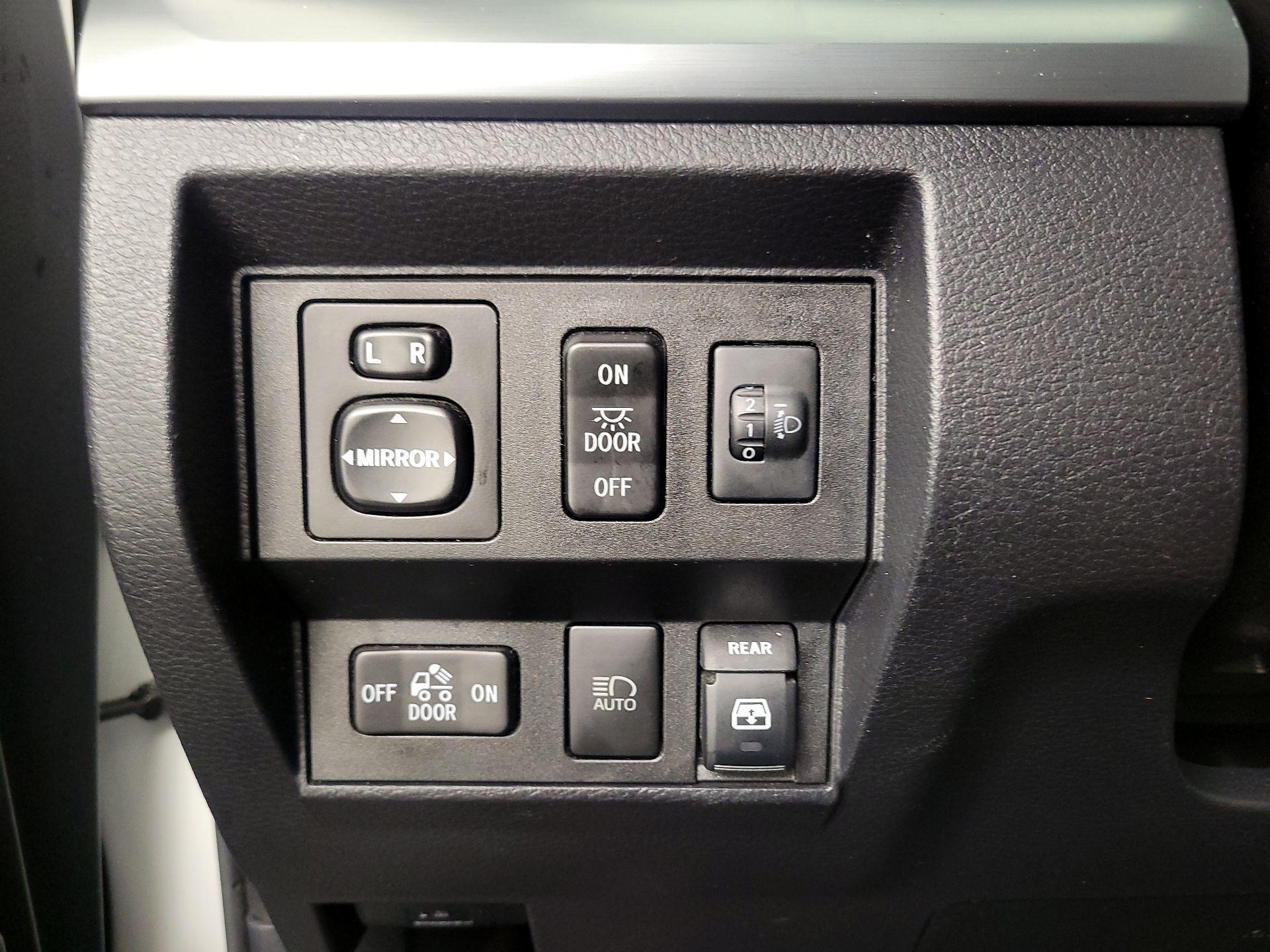 Thumbnail: 2019 Toyota Tundra - 13