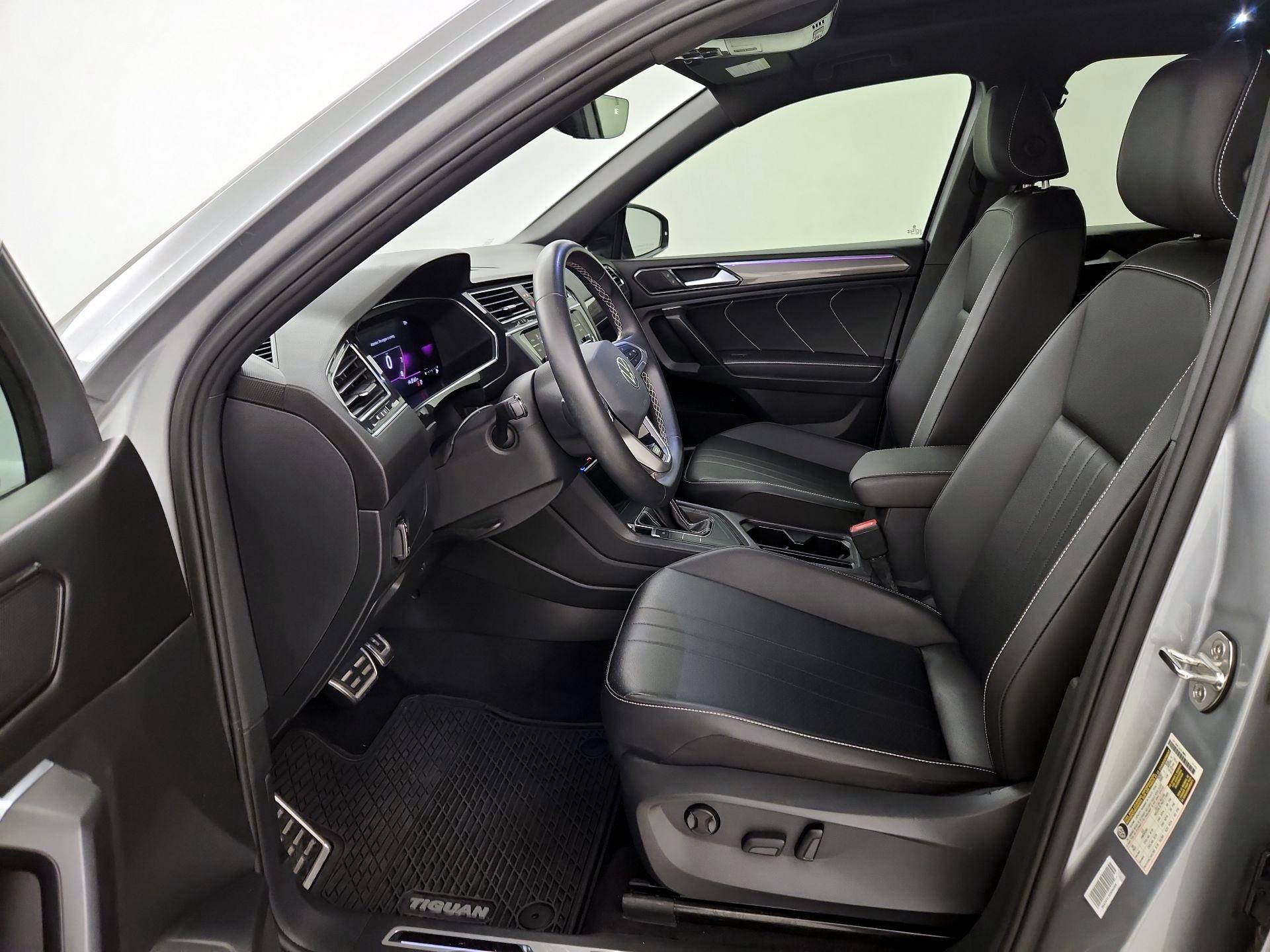 Thumbnail: 2023 Volkswagen Tiguan - 11