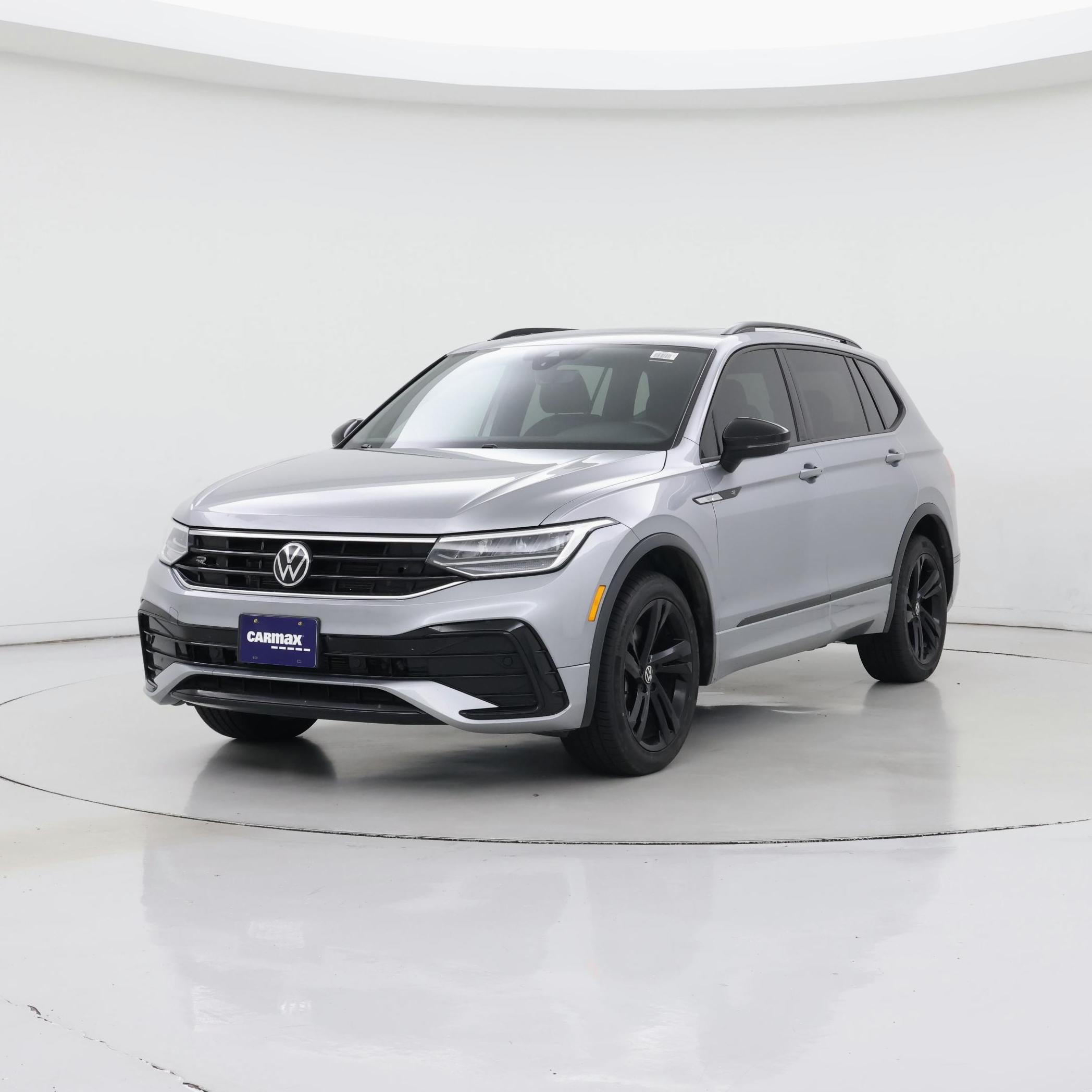 Thumbnail: 2023 Volkswagen Tiguan - 4