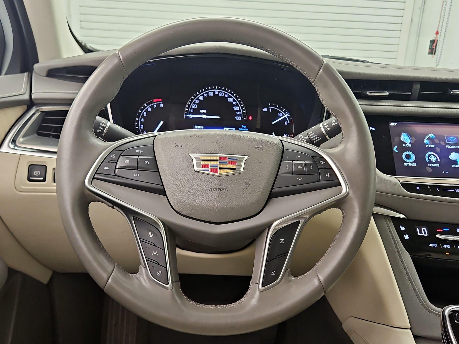 Thumbnail: 2017 Cadillac XT5 - 10