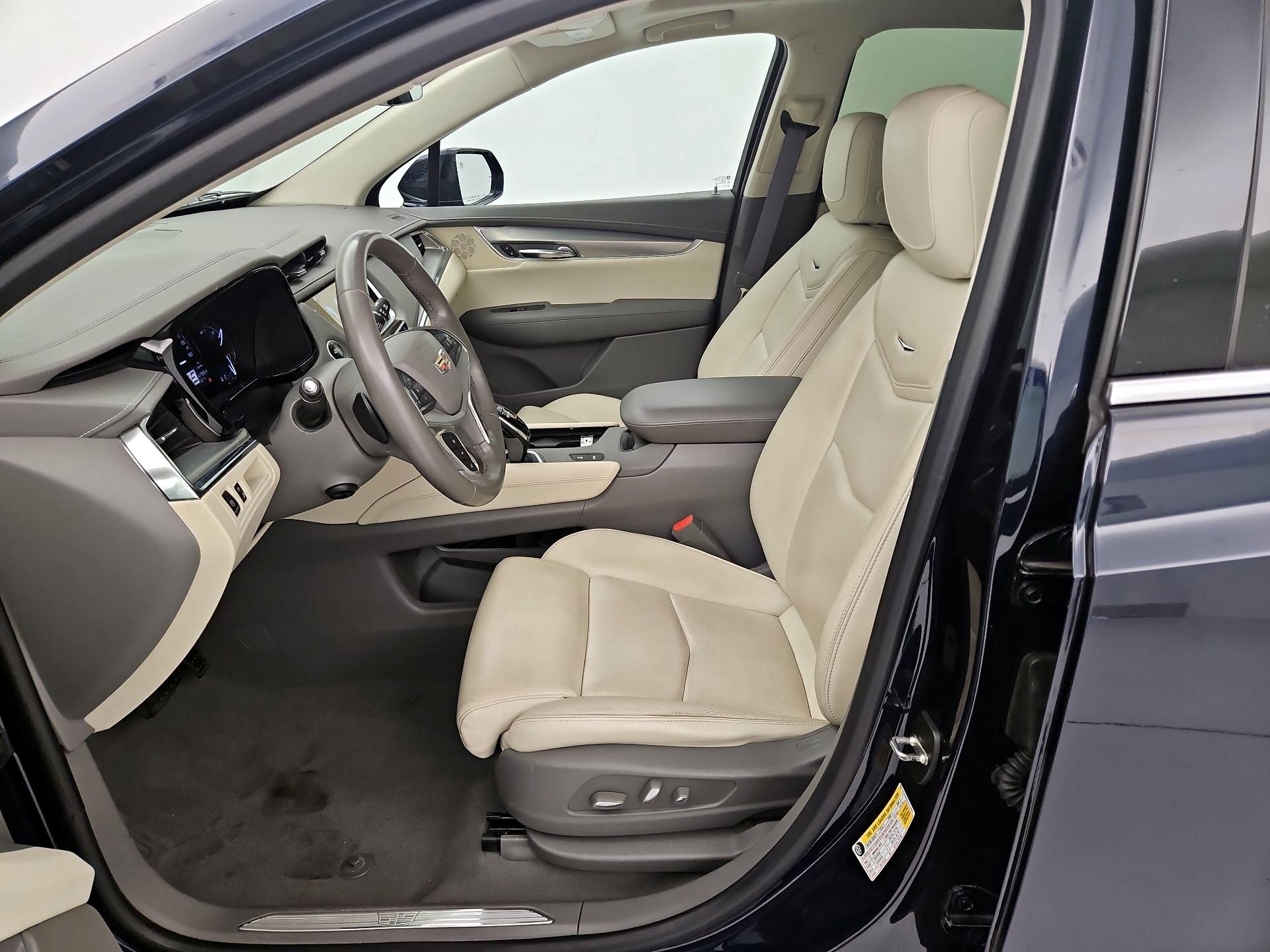 Thumbnail: 2017 Cadillac XT5 - 11