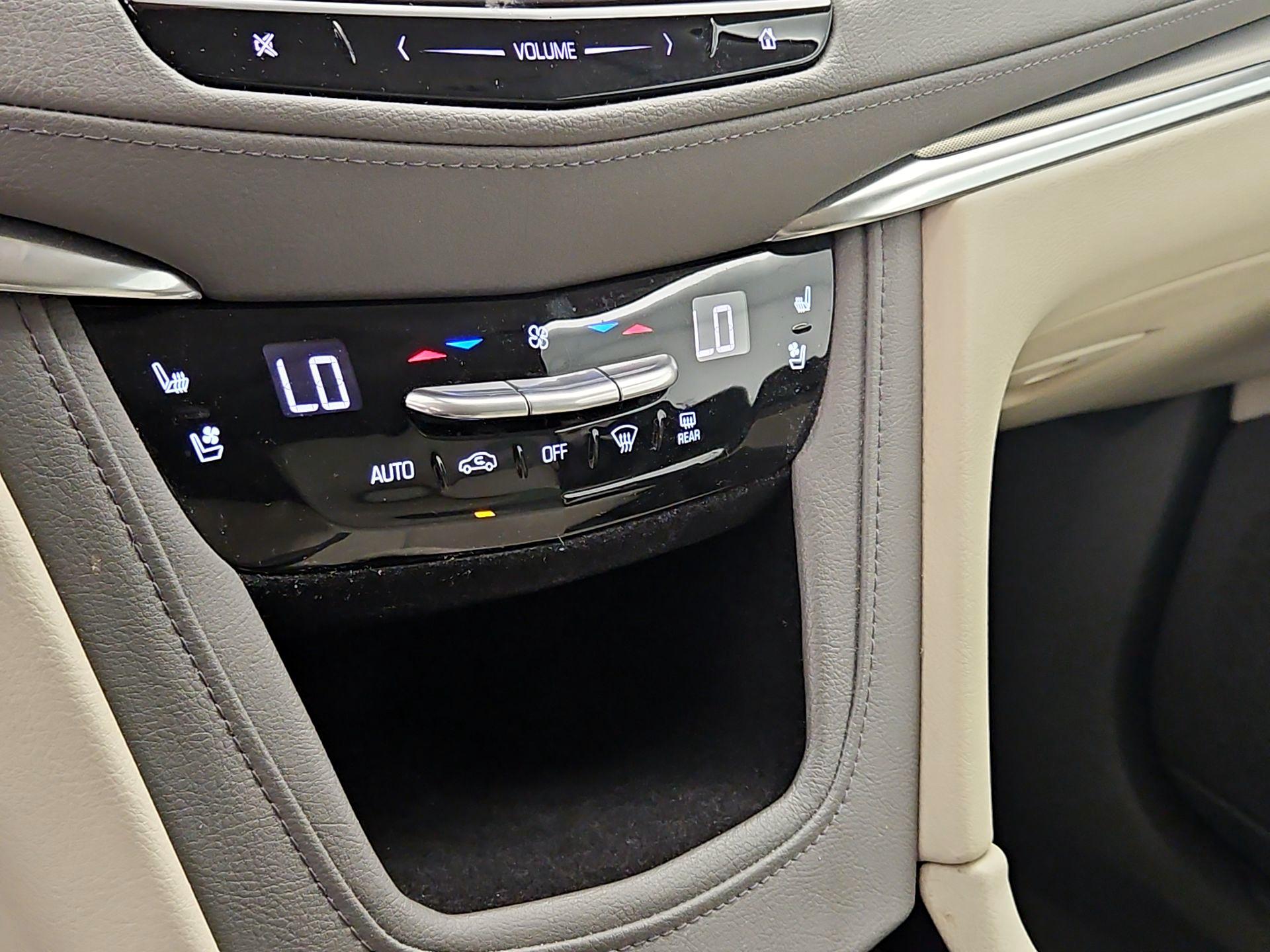 Thumbnail: 2017 Cadillac XT5 - 17