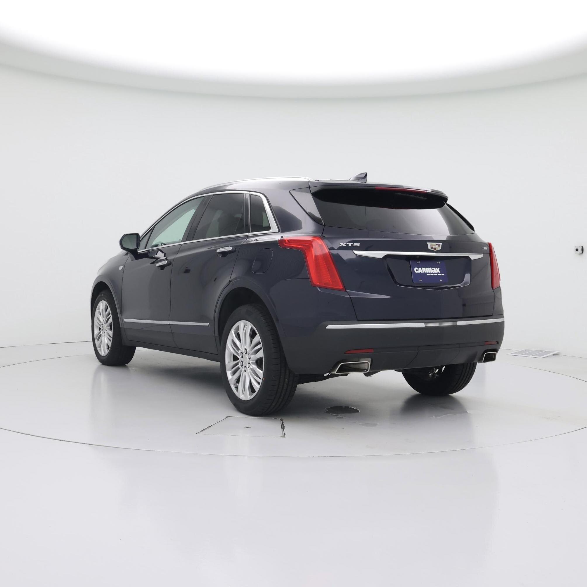 Thumbnail: 2017 Cadillac XT5 - 2