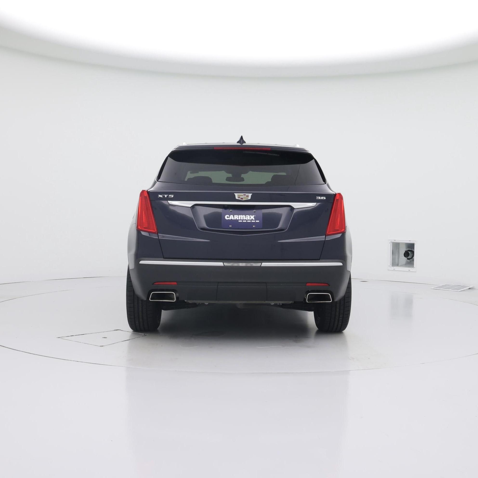 Thumbnail: 2017 Cadillac XT5 - 6