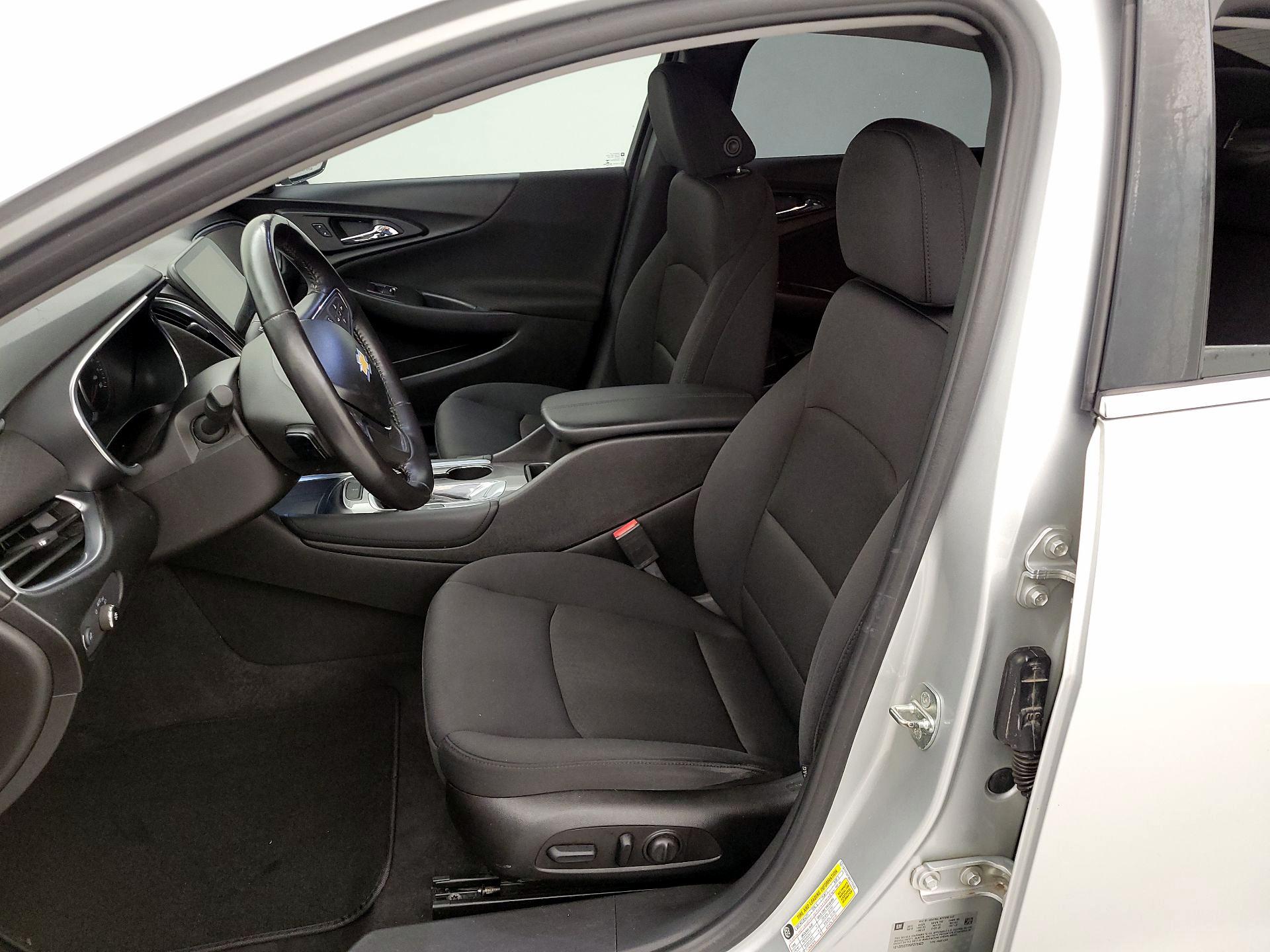 Thumbnail: 2016 Chevrolet Malibu - 11