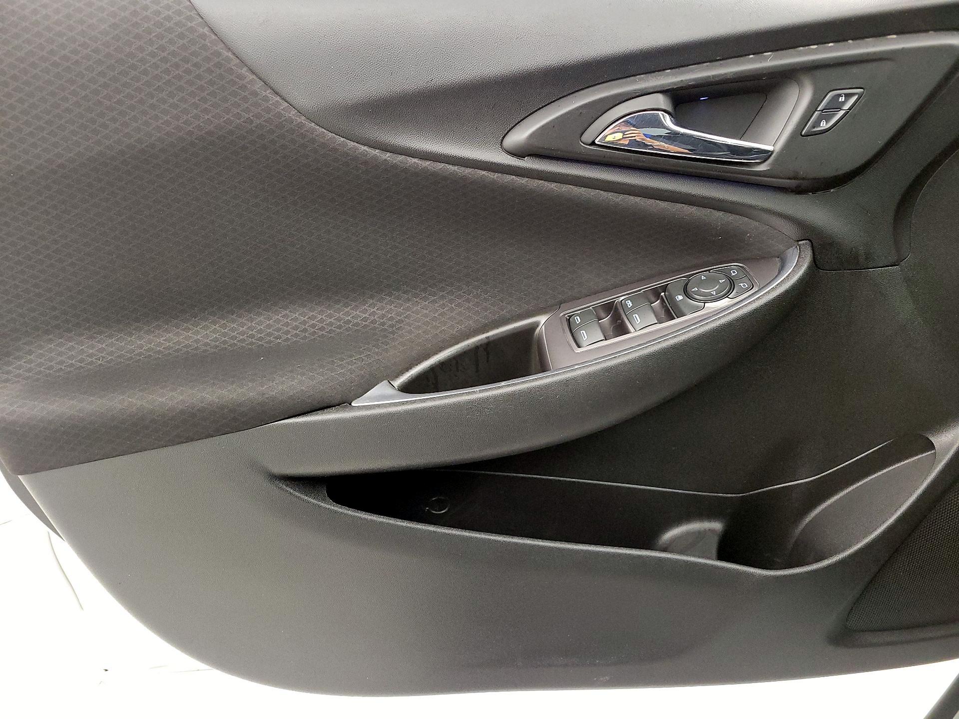 Thumbnail: 2016 Chevrolet Malibu - 12
