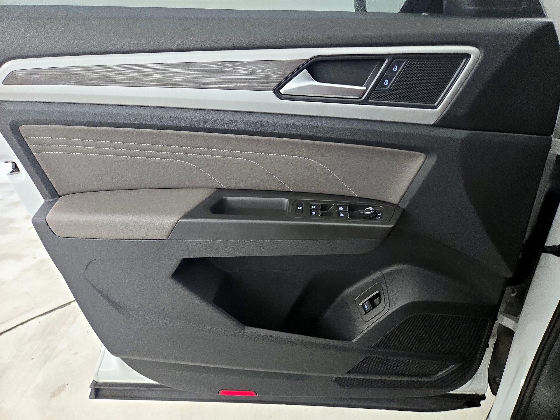 Thumbnail: 2022 Volkswagen Atlas - 12