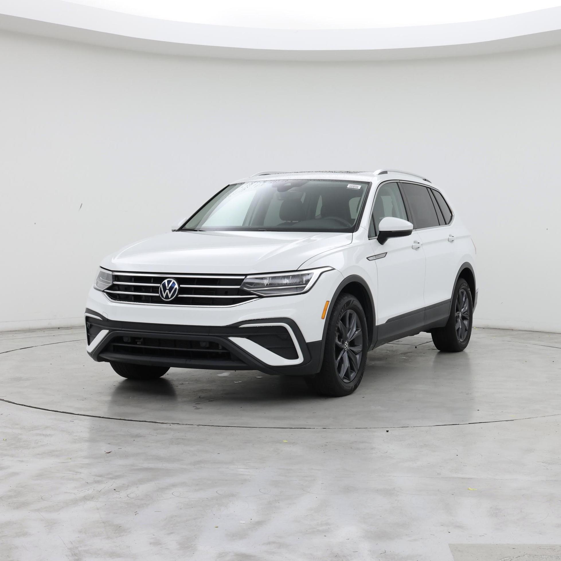 Thumbnail: 2022 Volkswagen Tiguan - 4