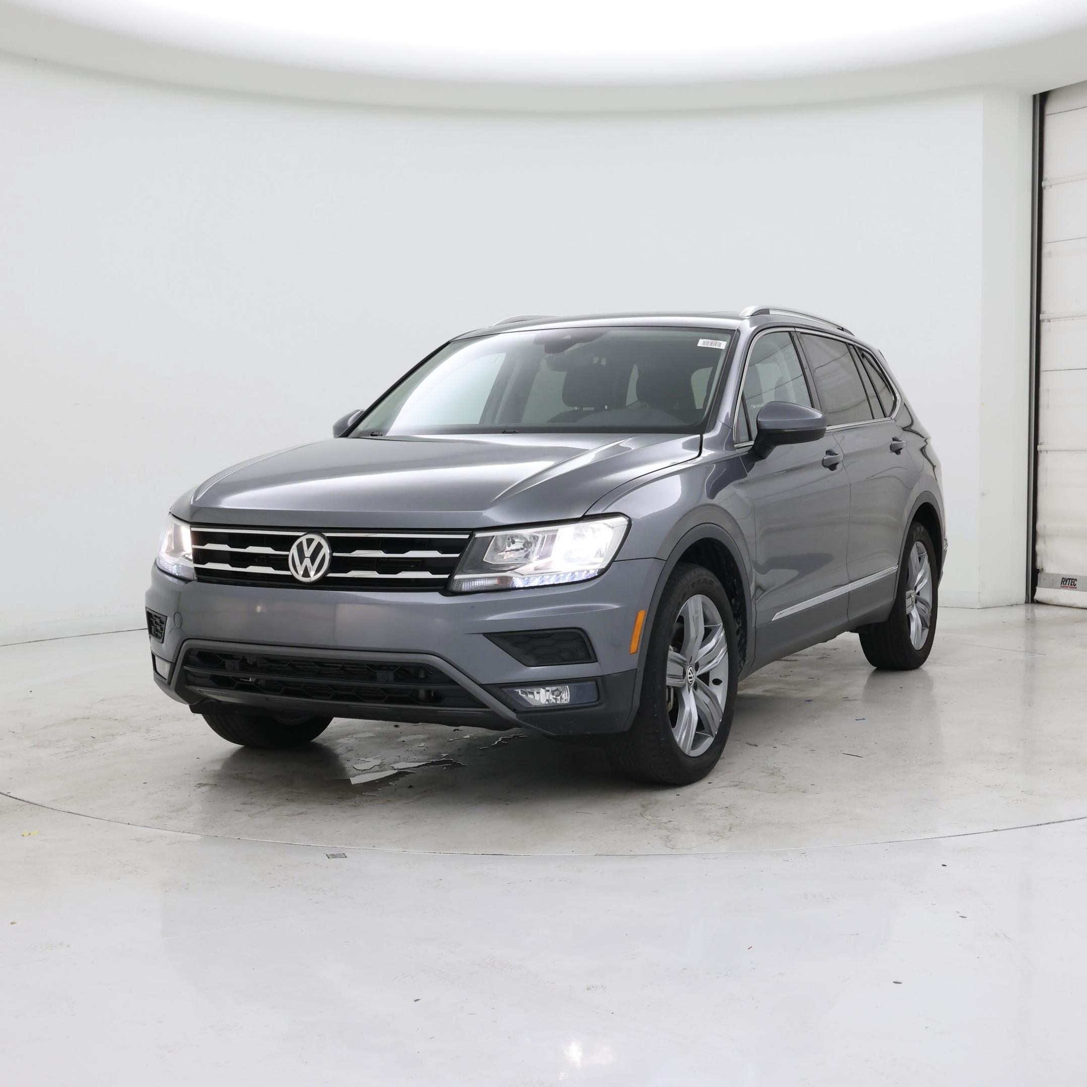 Thumbnail: 2021 Volkswagen Tiguan - 4