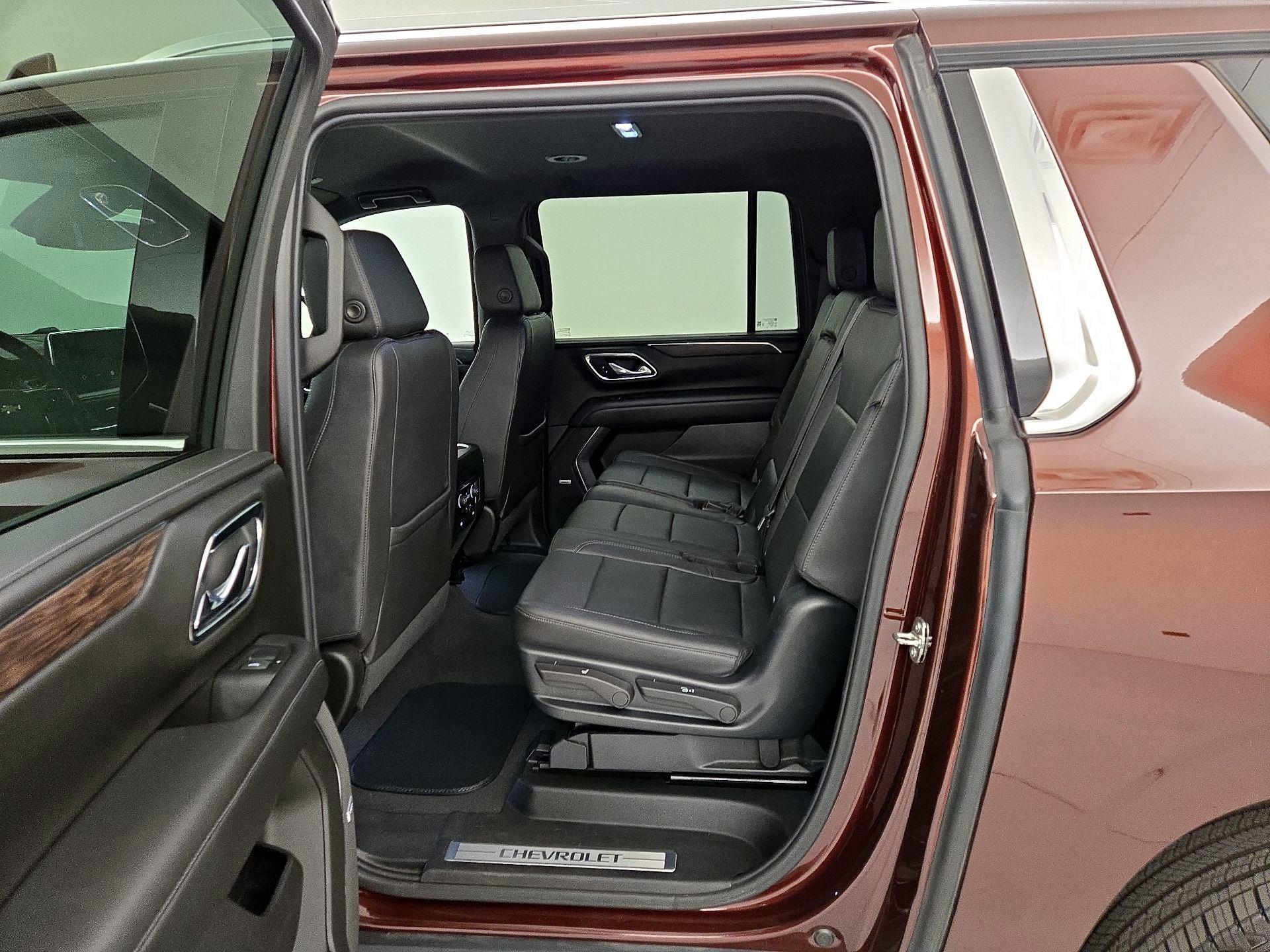 Thumbnail: 2023 Chevrolet Suburban - 19